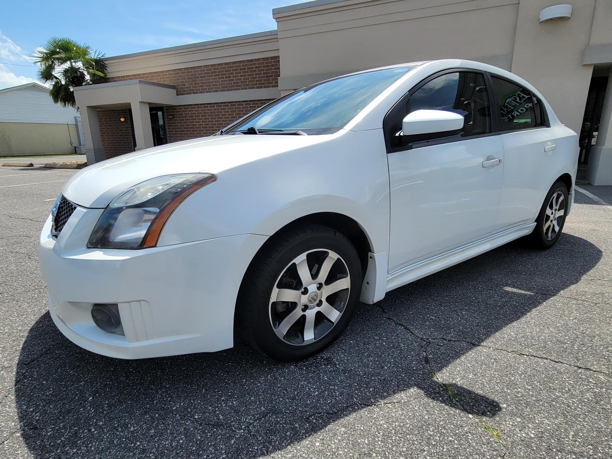 Nissan Sentra 4dr Sdn I4 CVT 2.0 SR 2012