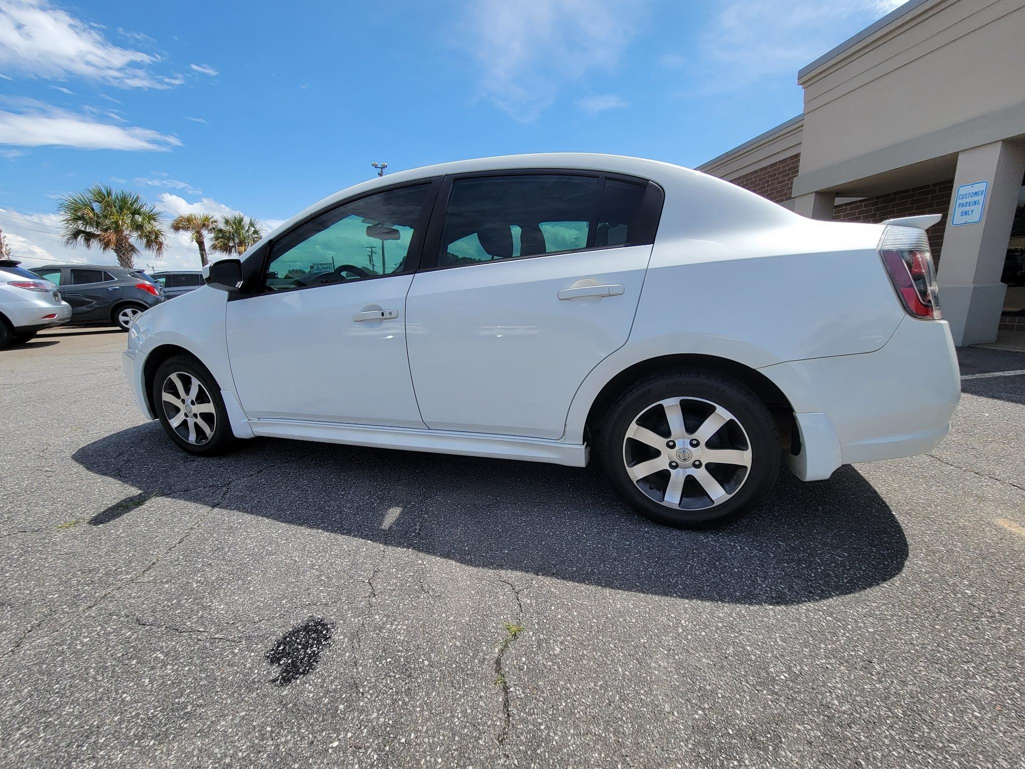 Nissan Sentra 4dr Sdn I4 CVT 2.0 SR 2012