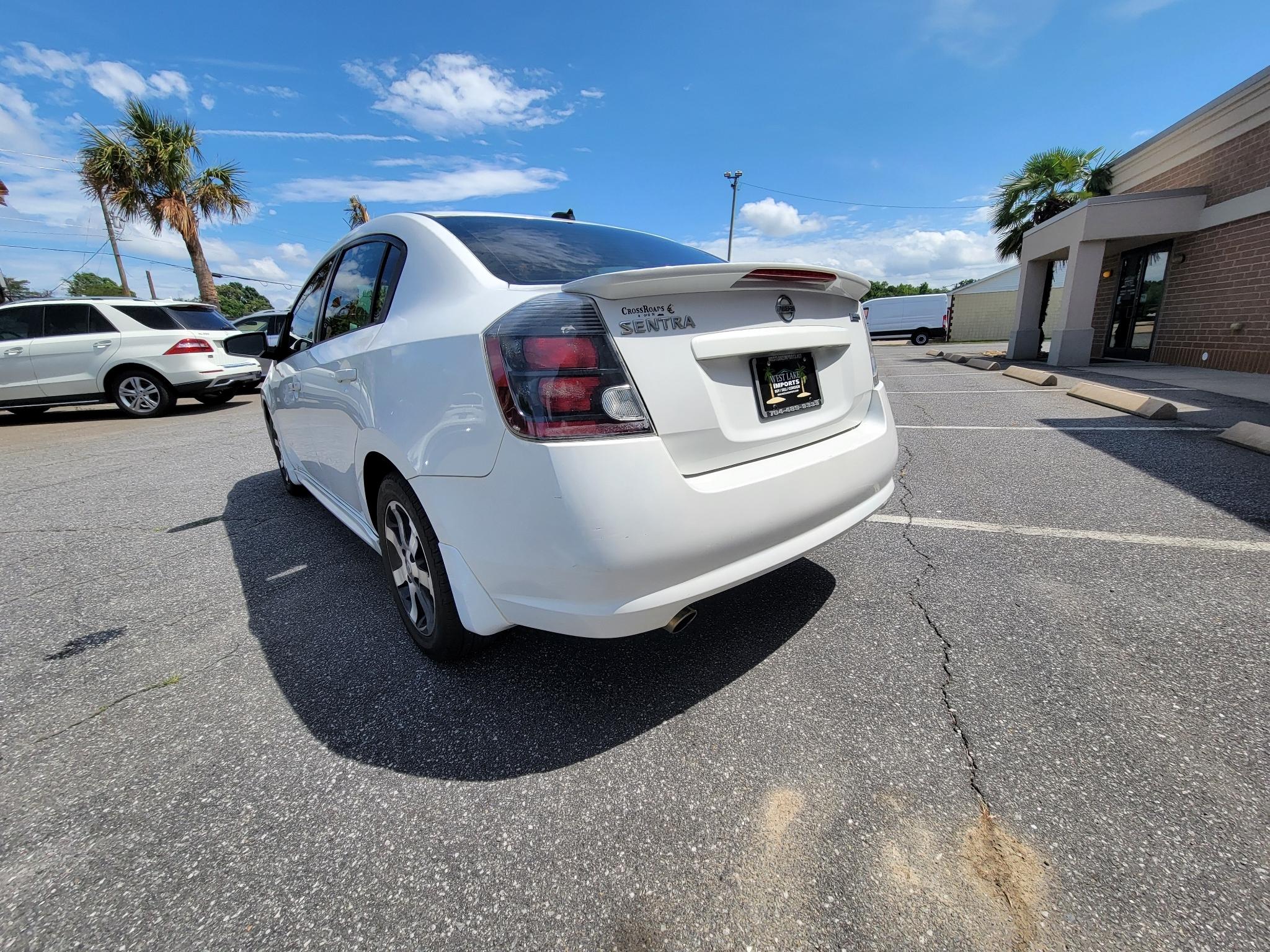 Nissan Sentra 4dr Sdn I4 CVT 2.0 SR 2012