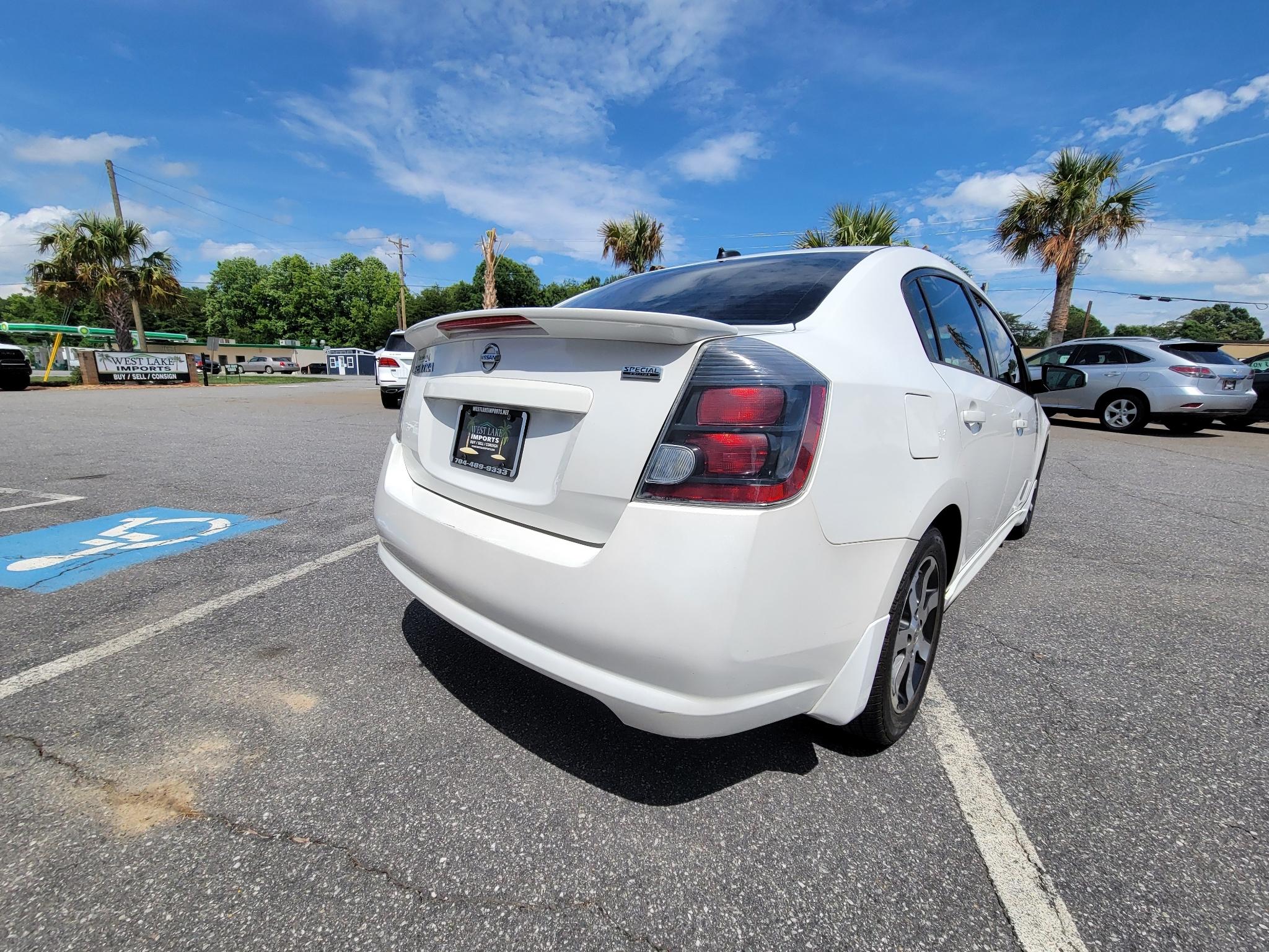Nissan Sentra 4dr Sdn I4 CVT 2.0 SR 2012