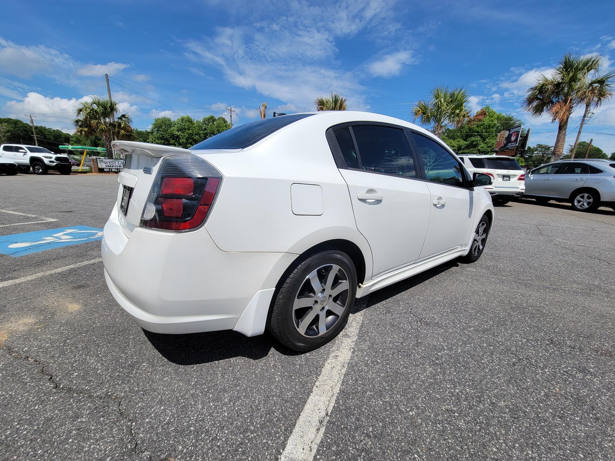 Nissan Sentra 4dr Sdn I4 CVT 2.0 SR 2012