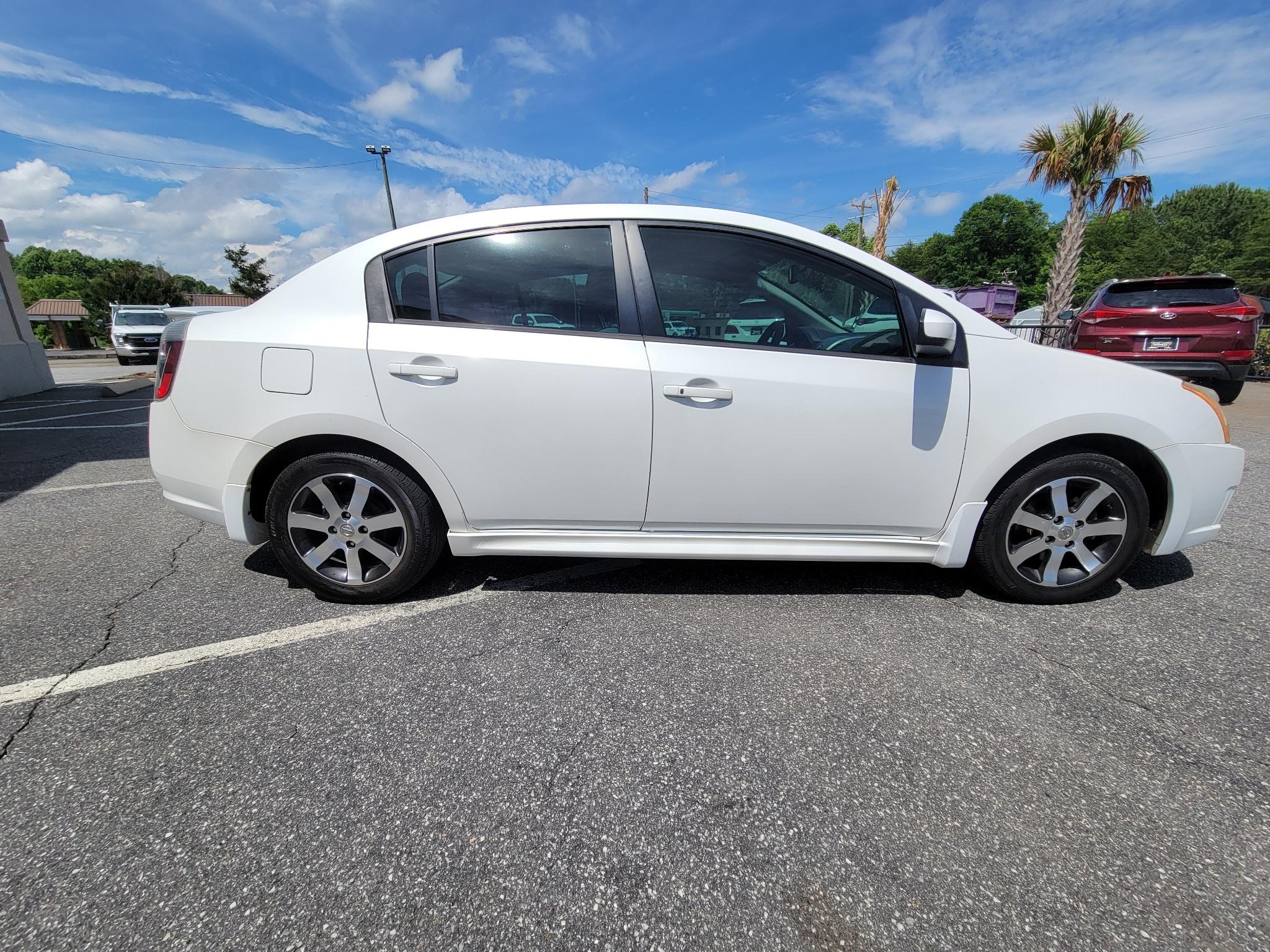 Nissan Sentra 4dr Sdn I4 CVT 2.0 SR 2012