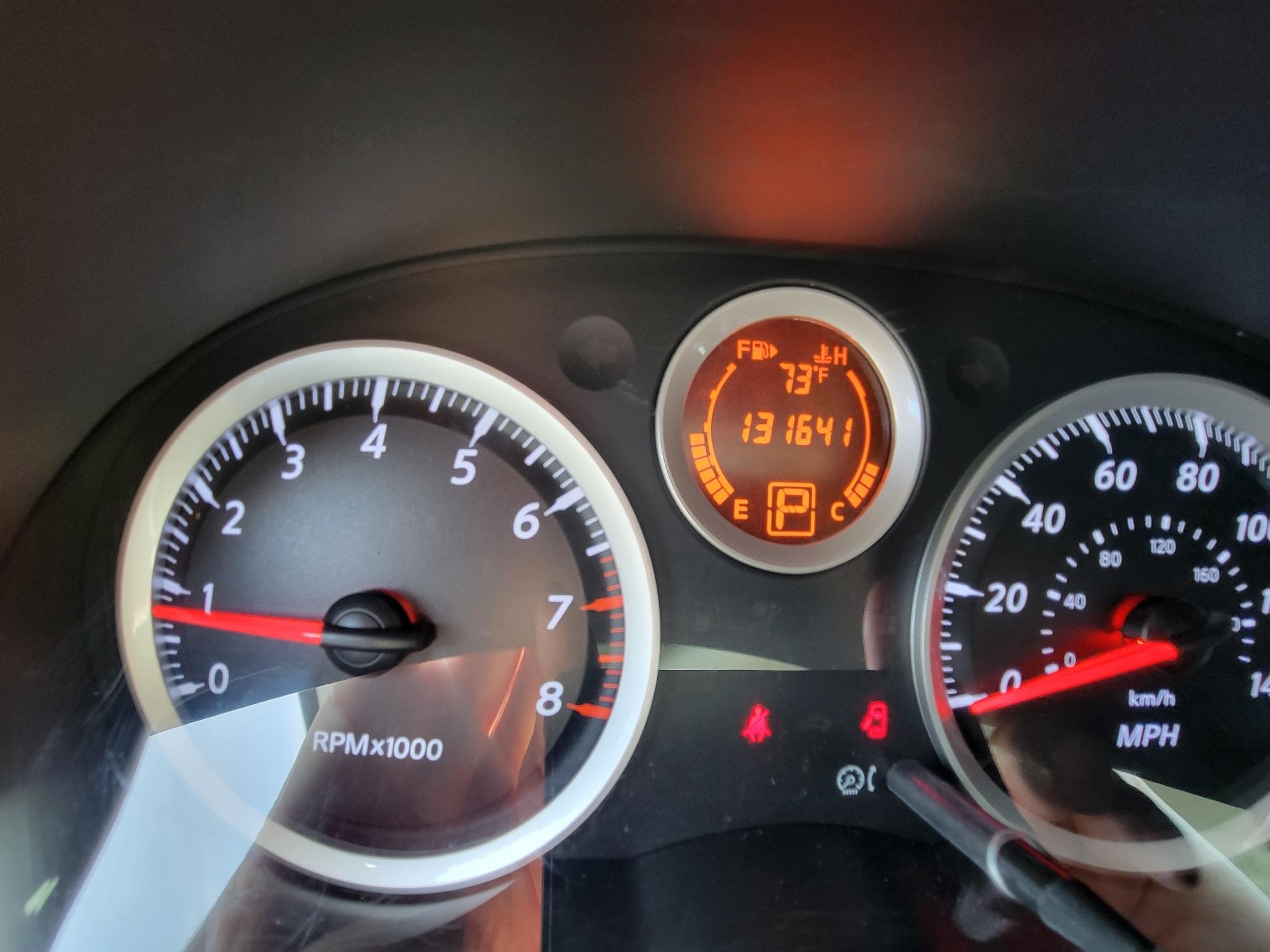 Nissan Sentra 4dr Sdn I4 CVT 2.0 SR 2012