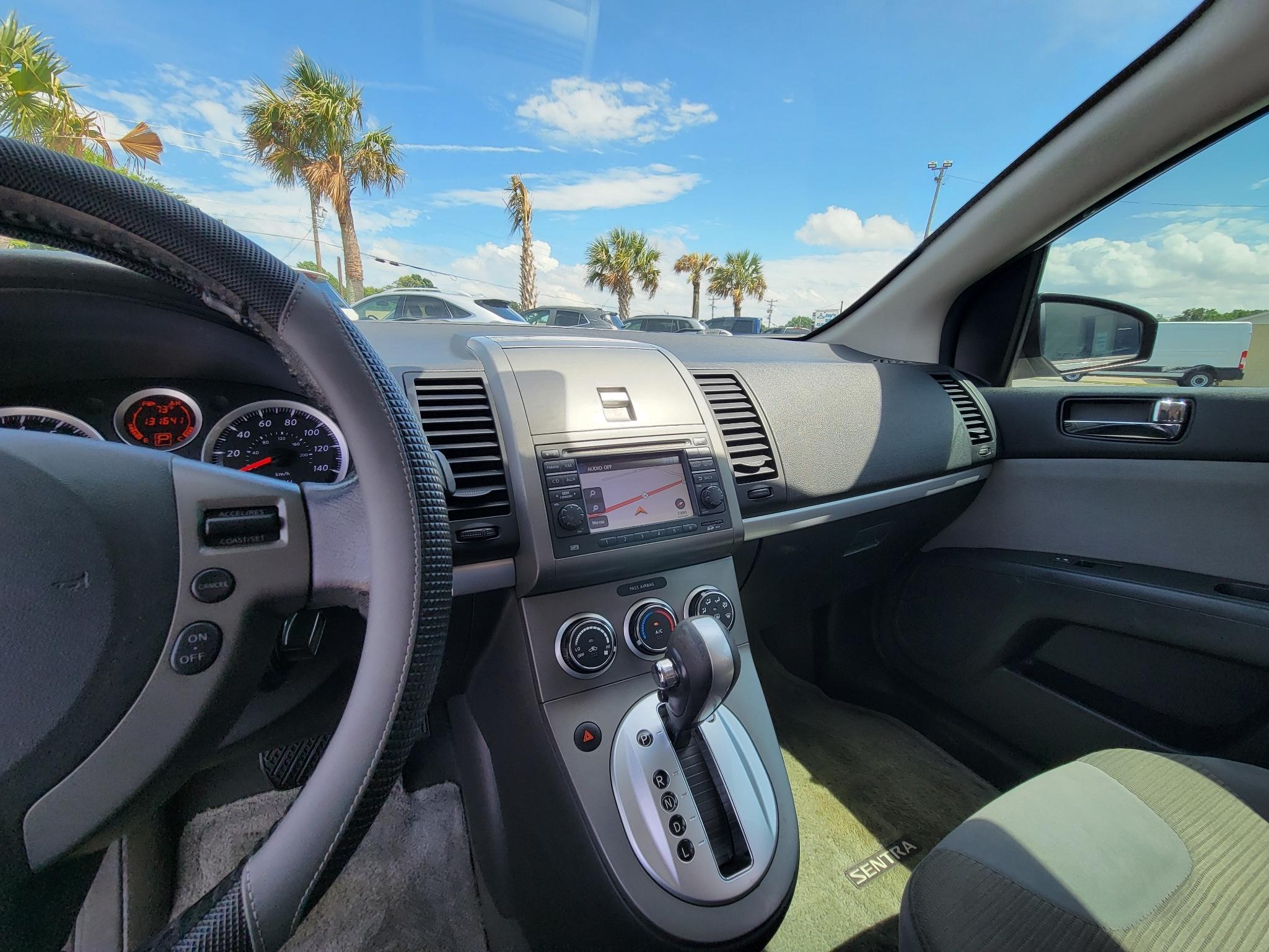 Nissan Sentra 4dr Sdn I4 CVT 2.0 SR 2012
