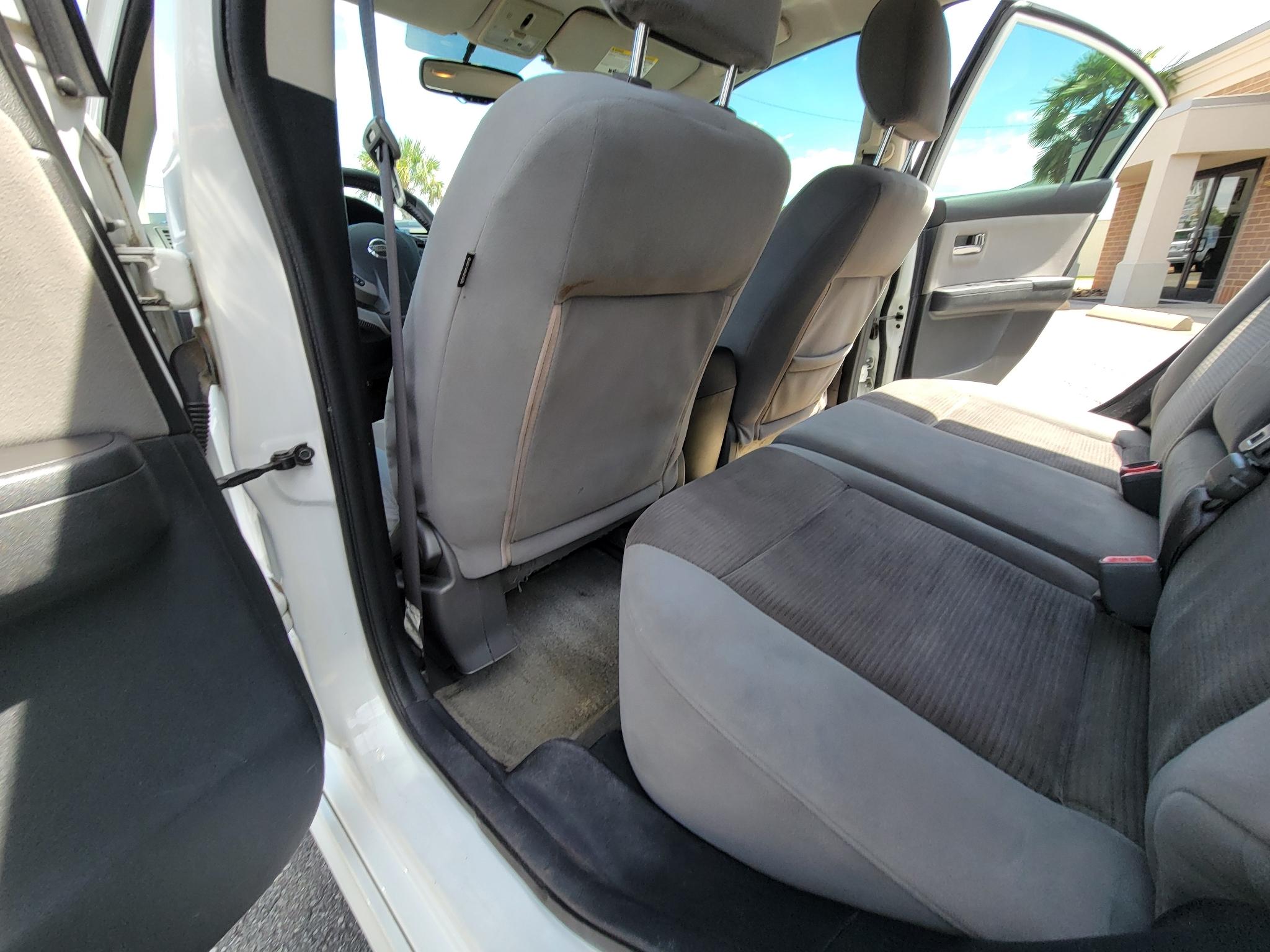 Nissan Sentra 4dr Sdn I4 CVT 2.0 SR 2012