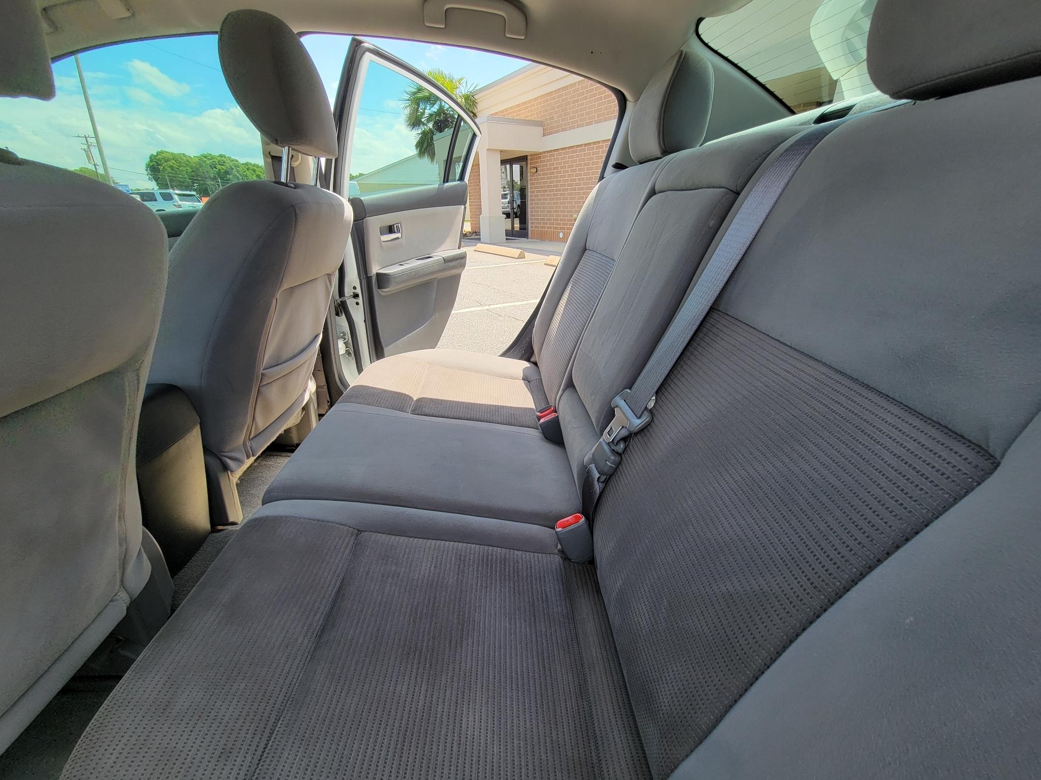 Nissan Sentra 4dr Sdn I4 CVT 2.0 SR 2012