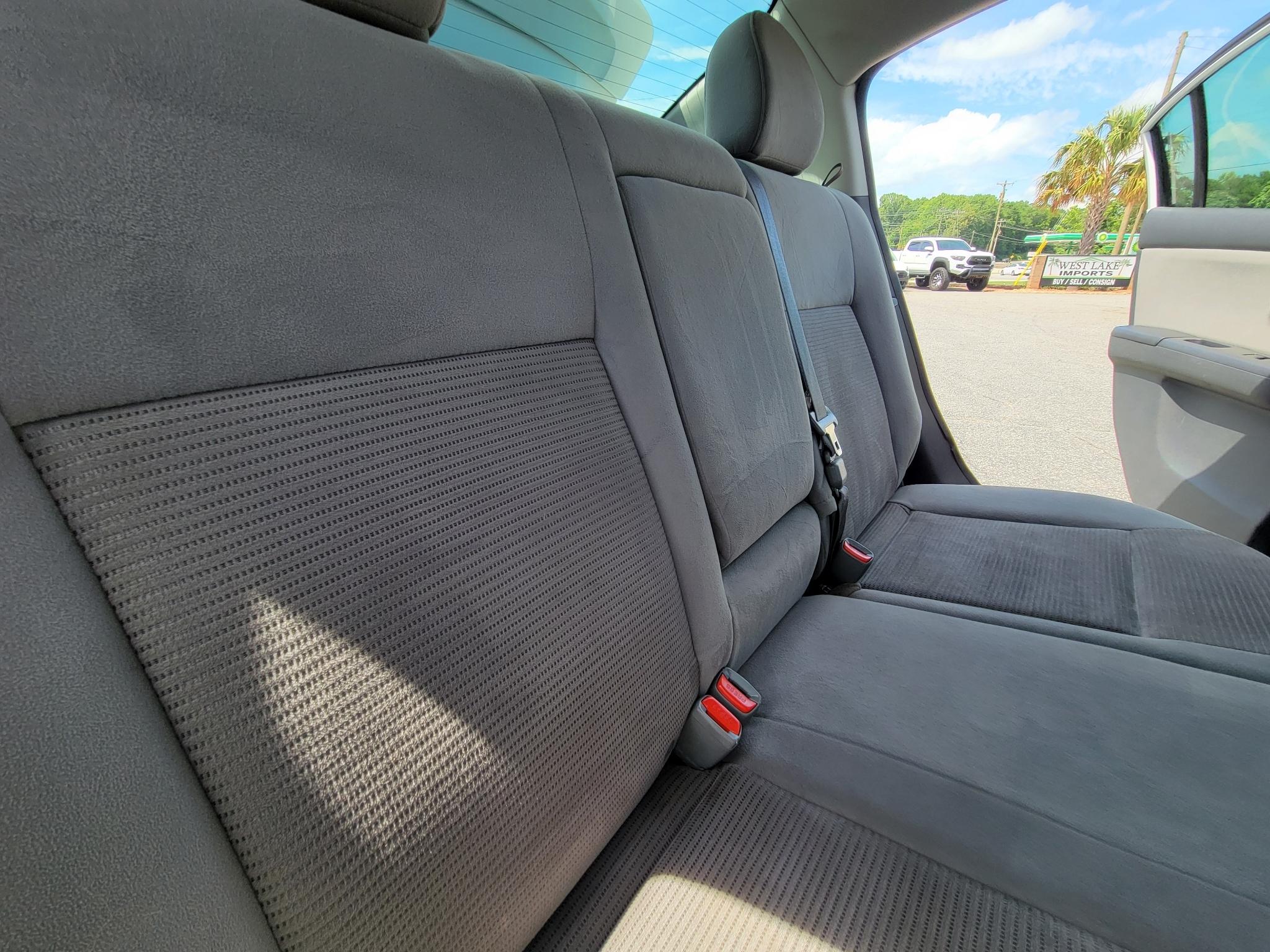Nissan Sentra 4dr Sdn I4 CVT 2.0 SR 2012