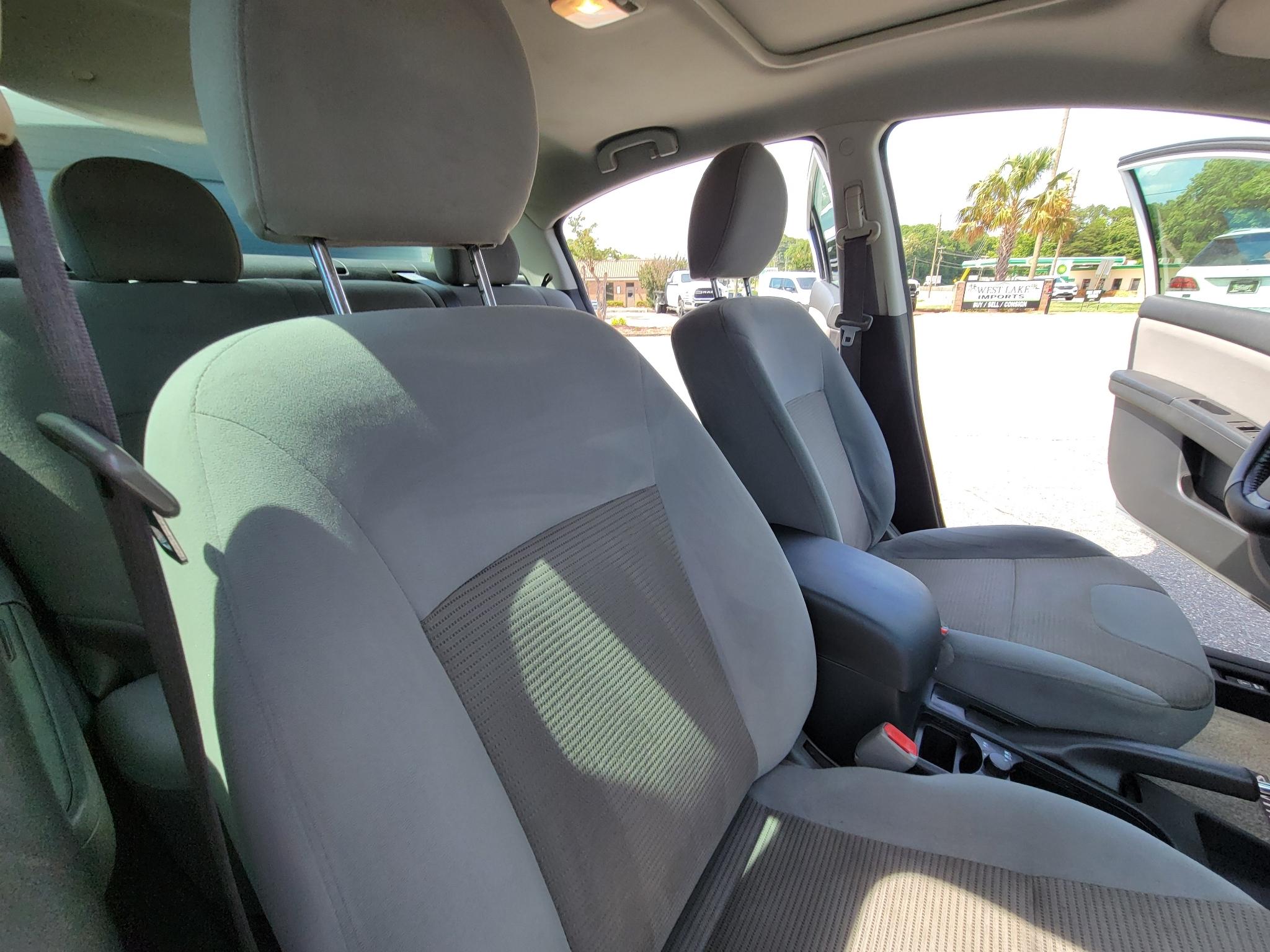 Nissan Sentra 4dr Sdn I4 CVT 2.0 SR 2012