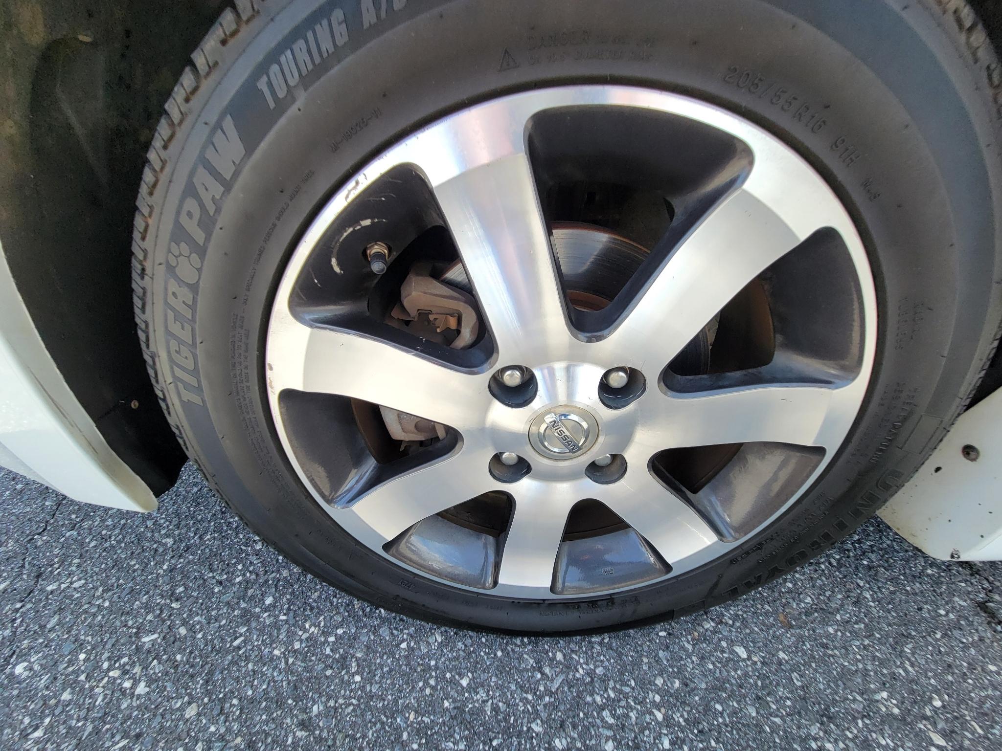 Nissan Sentra 4dr Sdn I4 CVT 2.0 SR 2012
