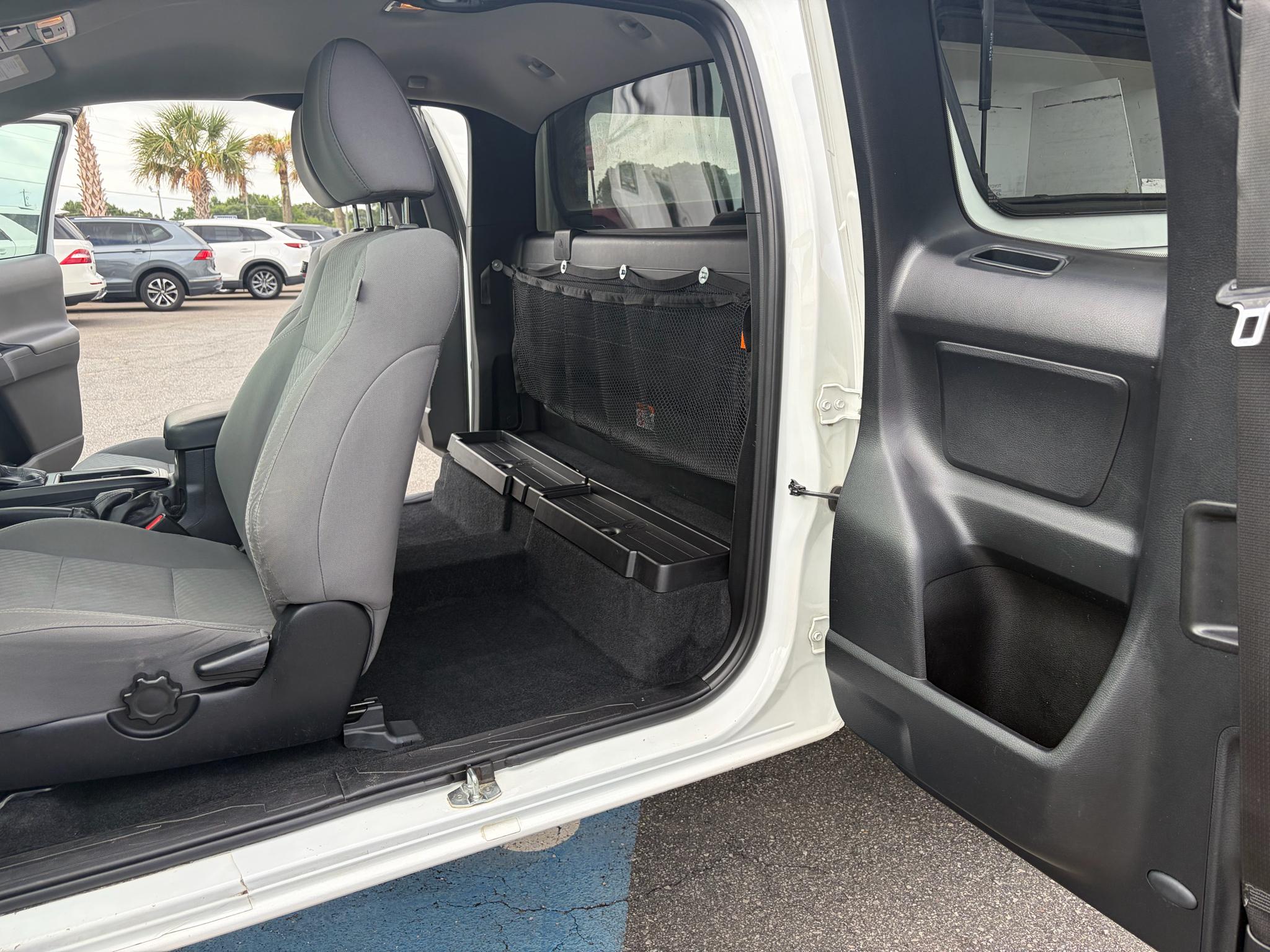 Toyota Tacoma 2WD SR5 Access Cab 6' Bed I4 AT (Natl) 2021
