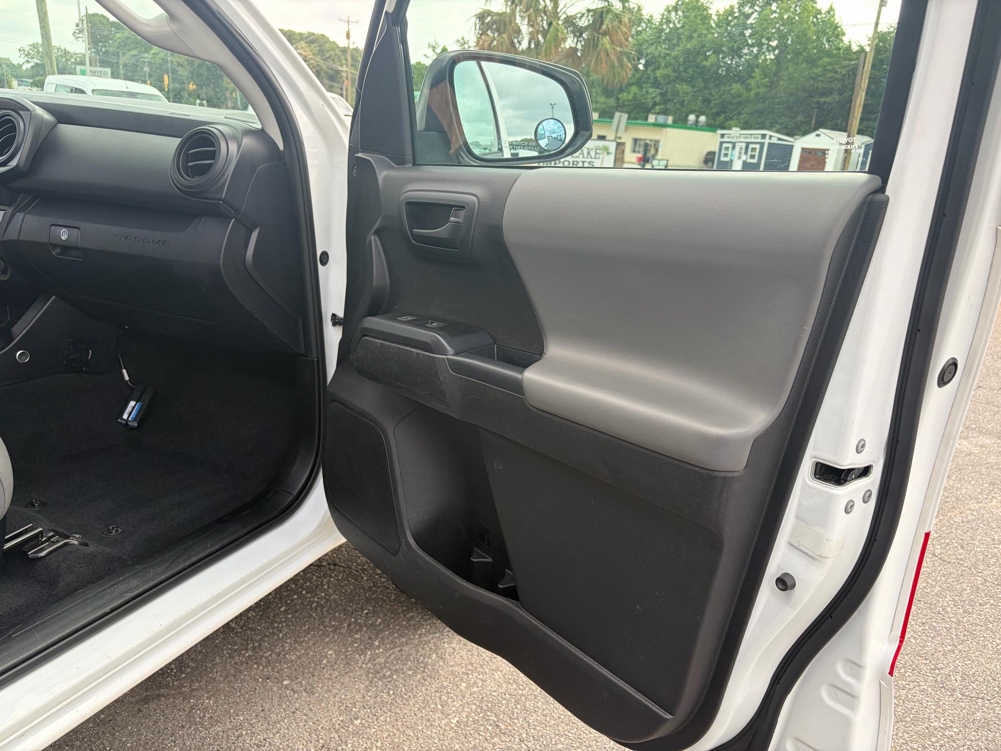 Toyota Tacoma 2WD SR5 Access Cab 6' Bed I4 AT (Natl) 2021