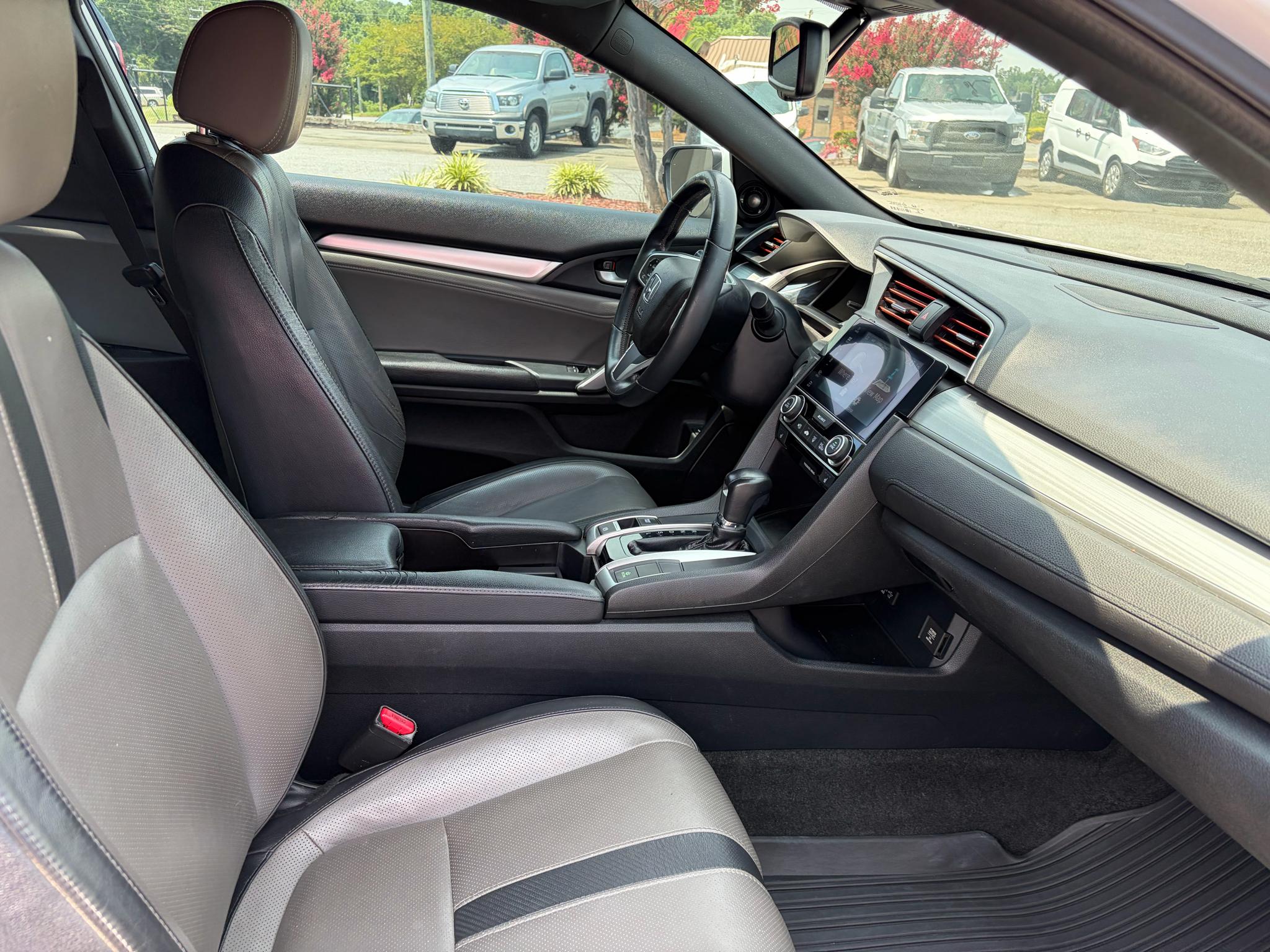 Honda Civic Coupe Touring CVT 2017