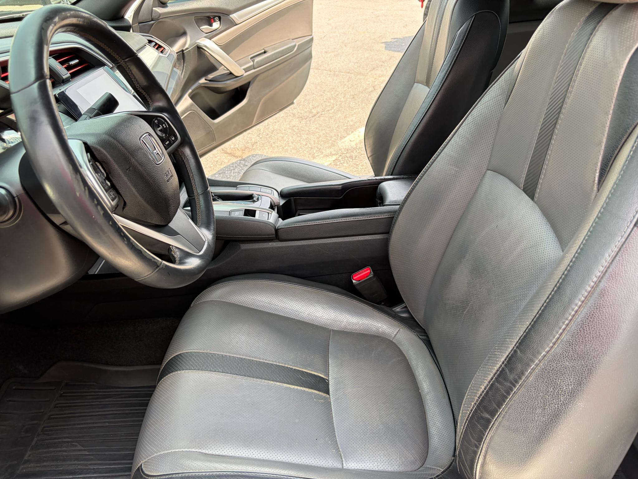 Honda Civic Coupe Touring CVT 2017