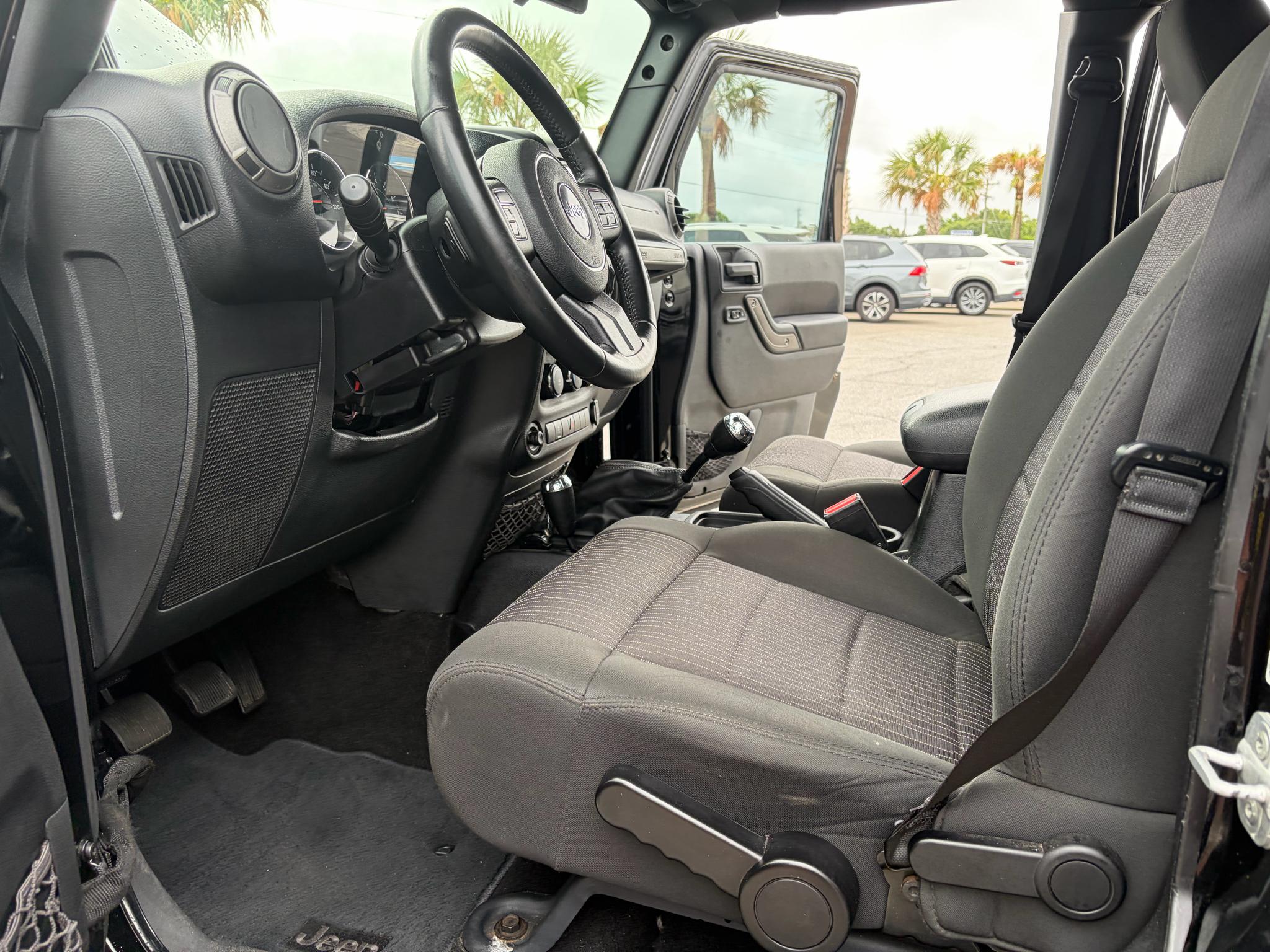 Jeep Wrangler Unlimited 4WD 4dr Sport 2012