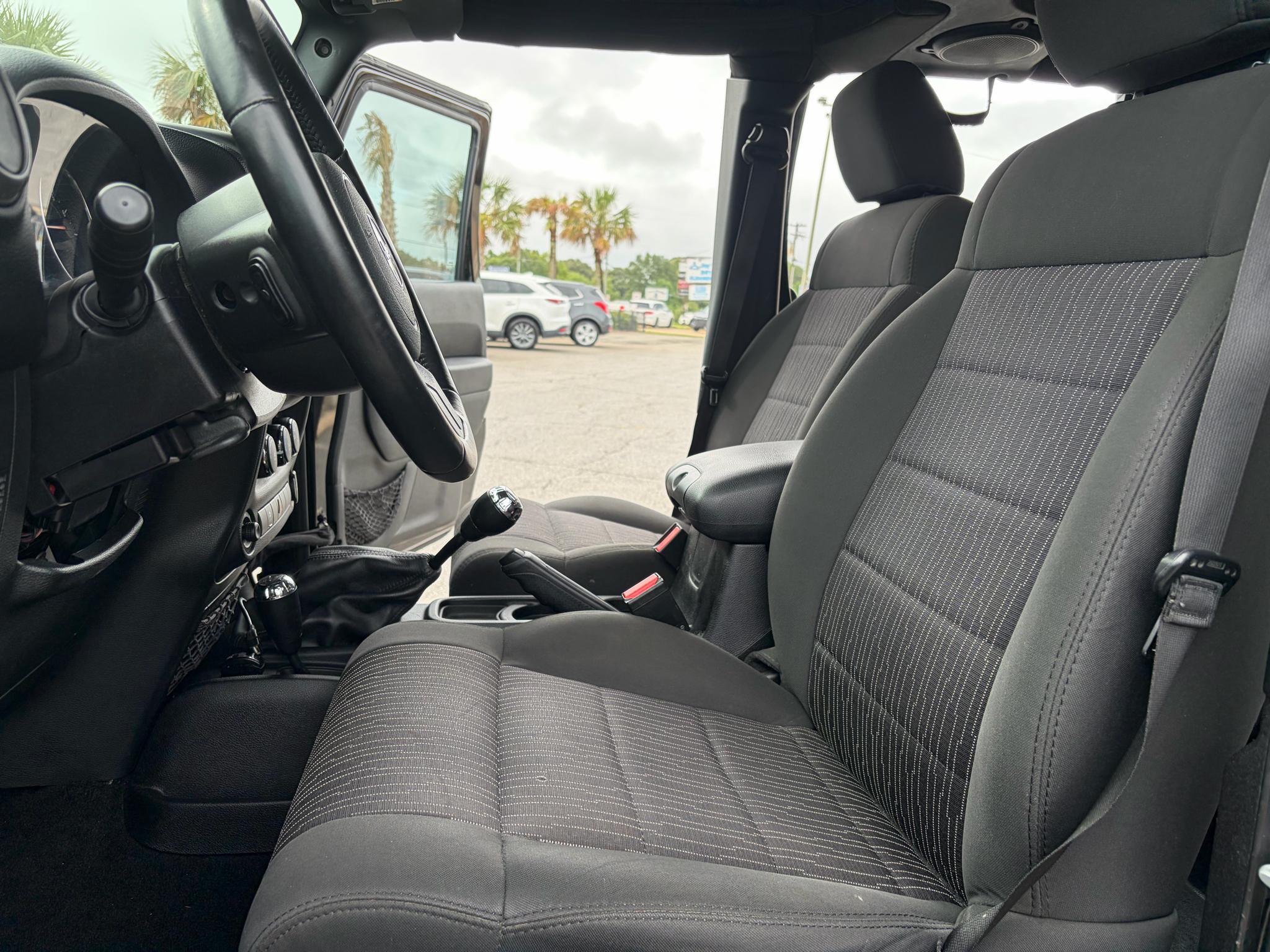 Jeep Wrangler Unlimited 4WD 4dr Sport 2012