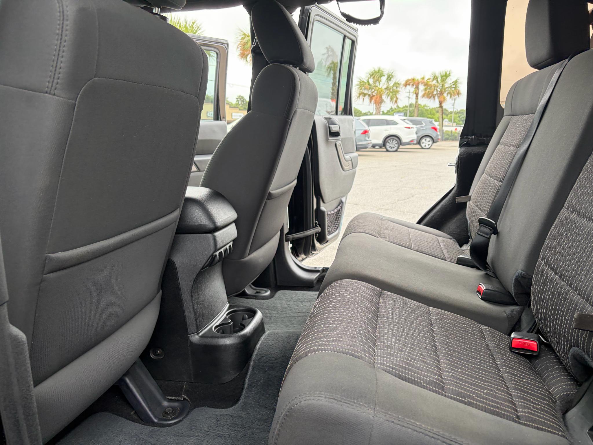 Jeep Wrangler Unlimited 4WD 4dr Sport 2012