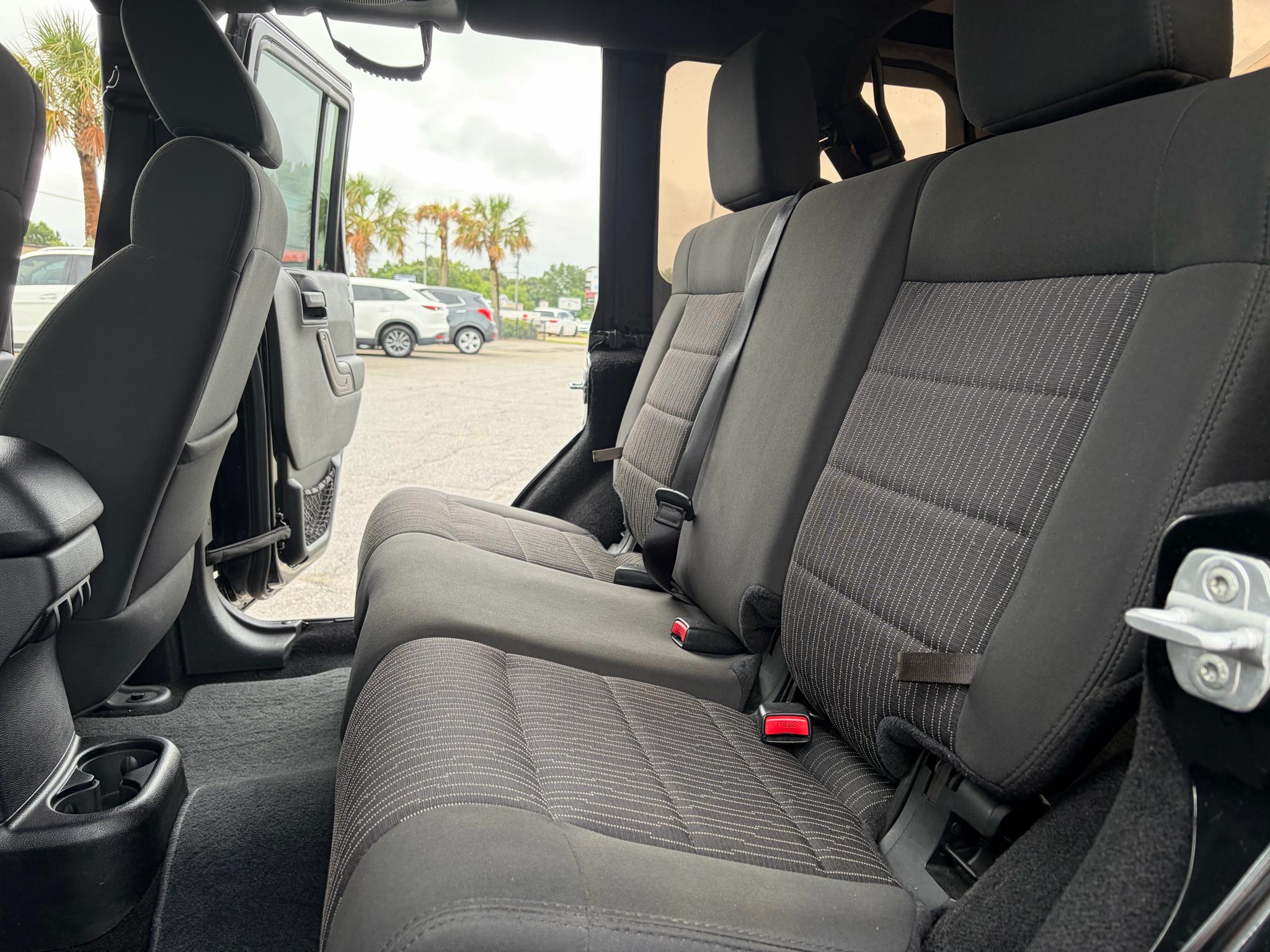 Jeep Wrangler Unlimited 4WD 4dr Sport 2012