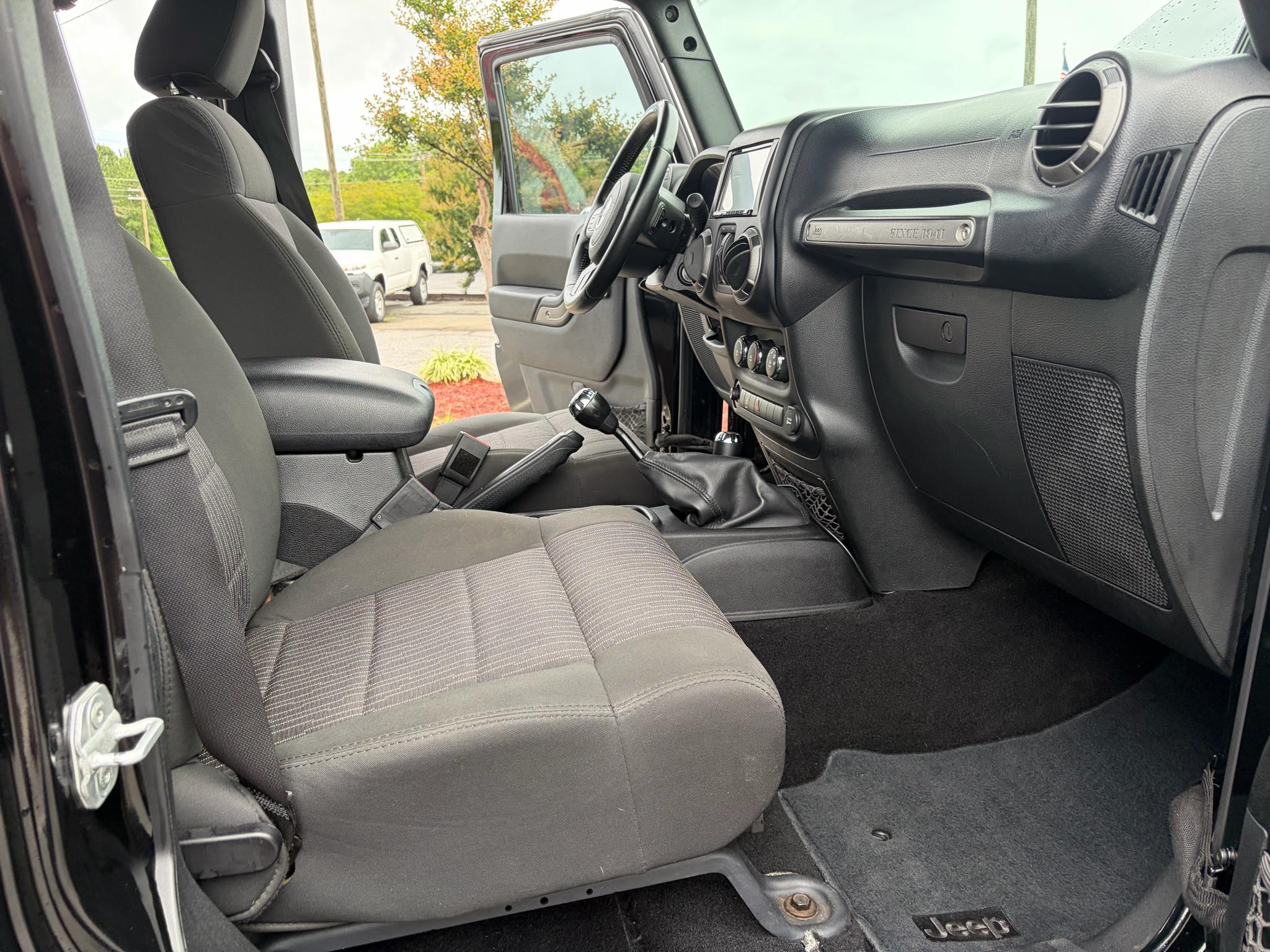 Jeep Wrangler Unlimited 4WD 4dr Sport 2012
