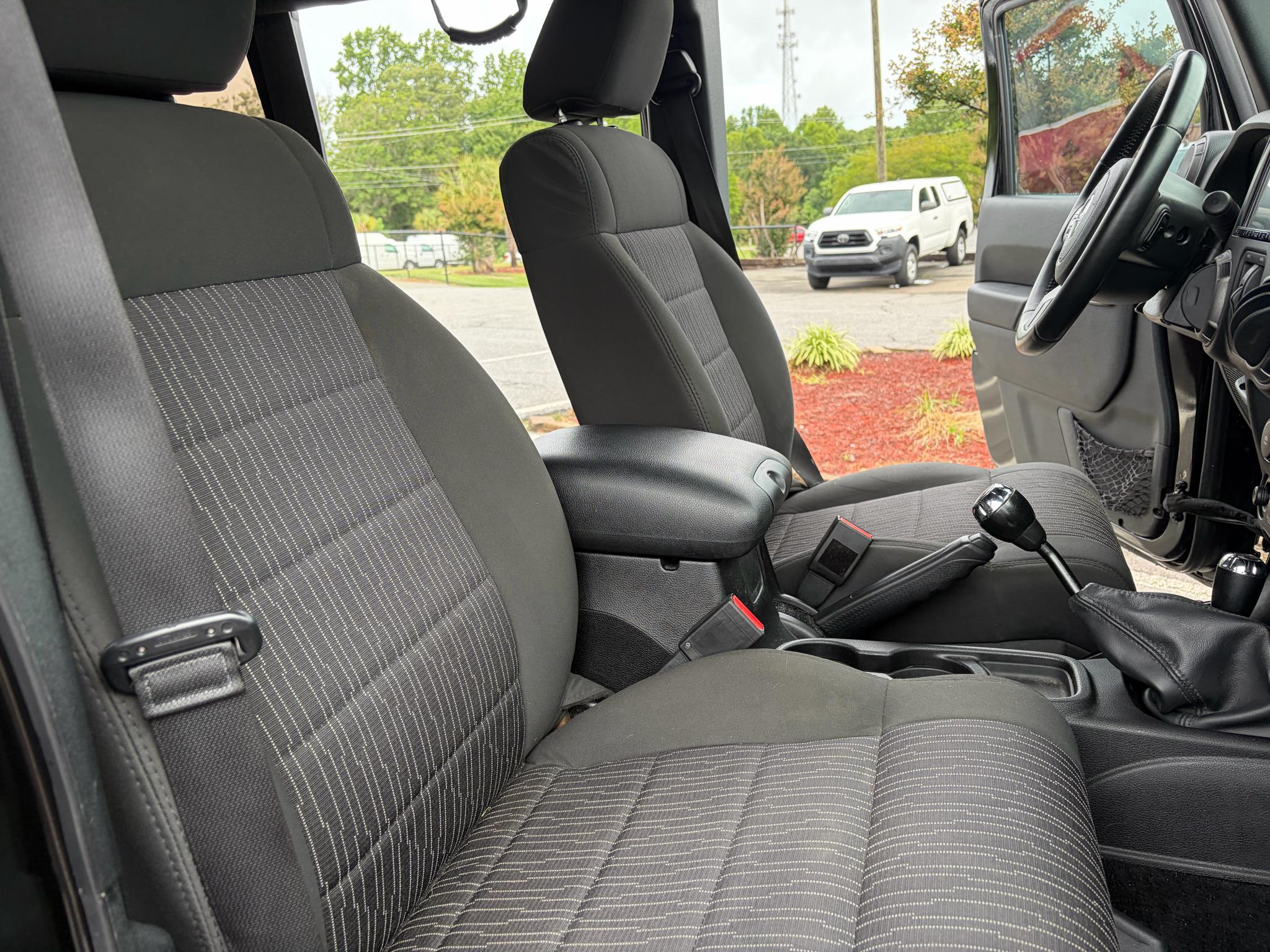 Jeep Wrangler Unlimited 4WD 4dr Sport 2012