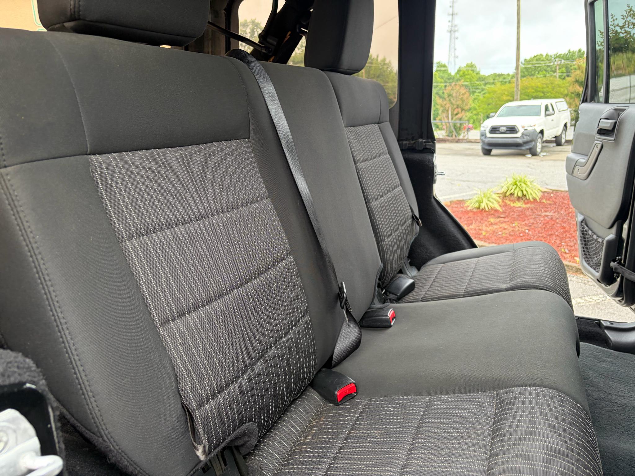 Jeep Wrangler Unlimited 4WD 4dr Sport 2012