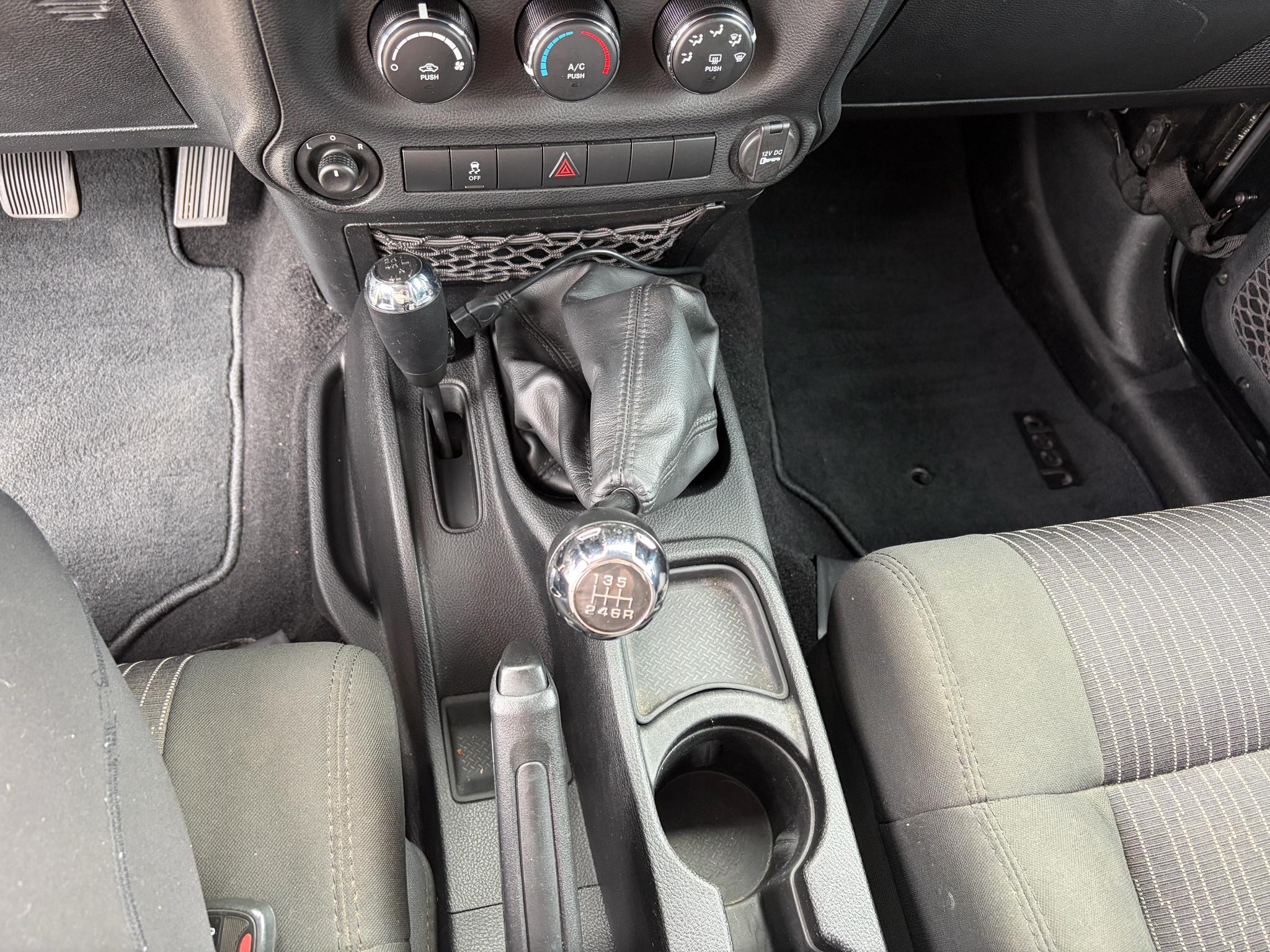 Jeep Wrangler Unlimited 4WD 4dr Sport 2012