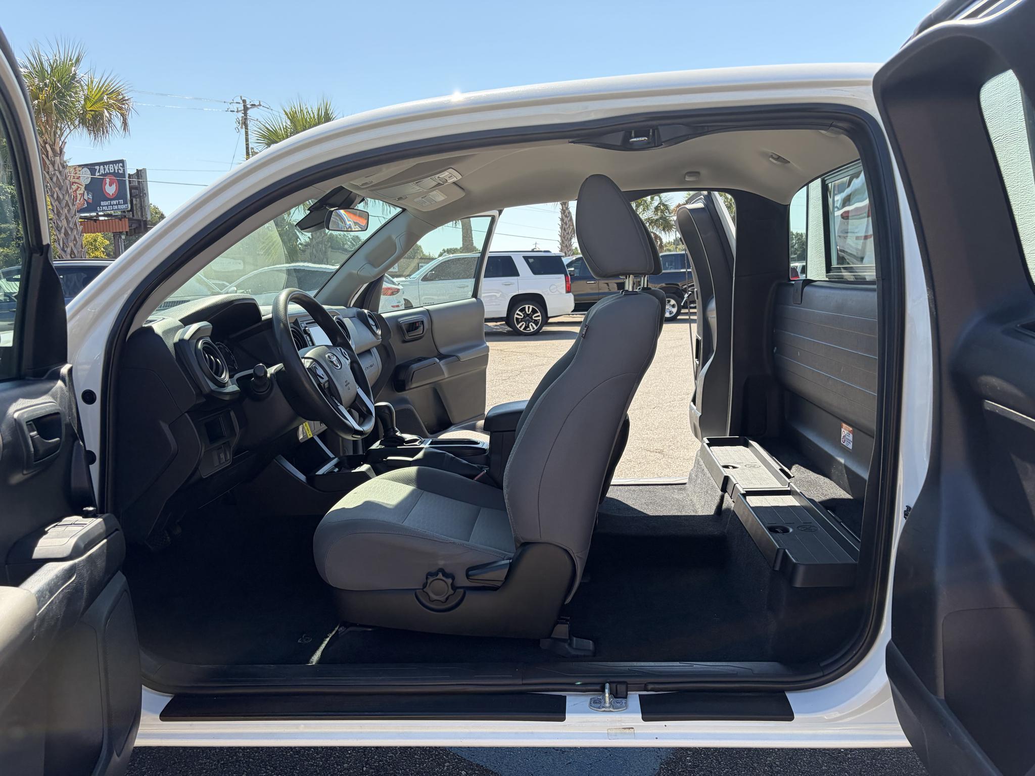 Toyota Tacoma SR5 Access Cab 6' Bed I4 4x2 AT (Natl) 2018