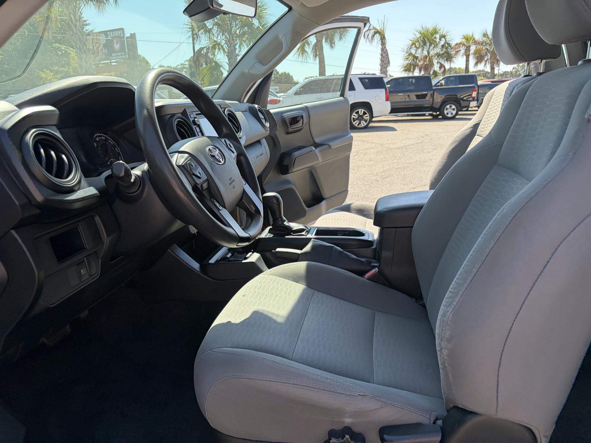 Toyota Tacoma SR5 Access Cab 6' Bed I4 4x2 AT (Natl) 2018