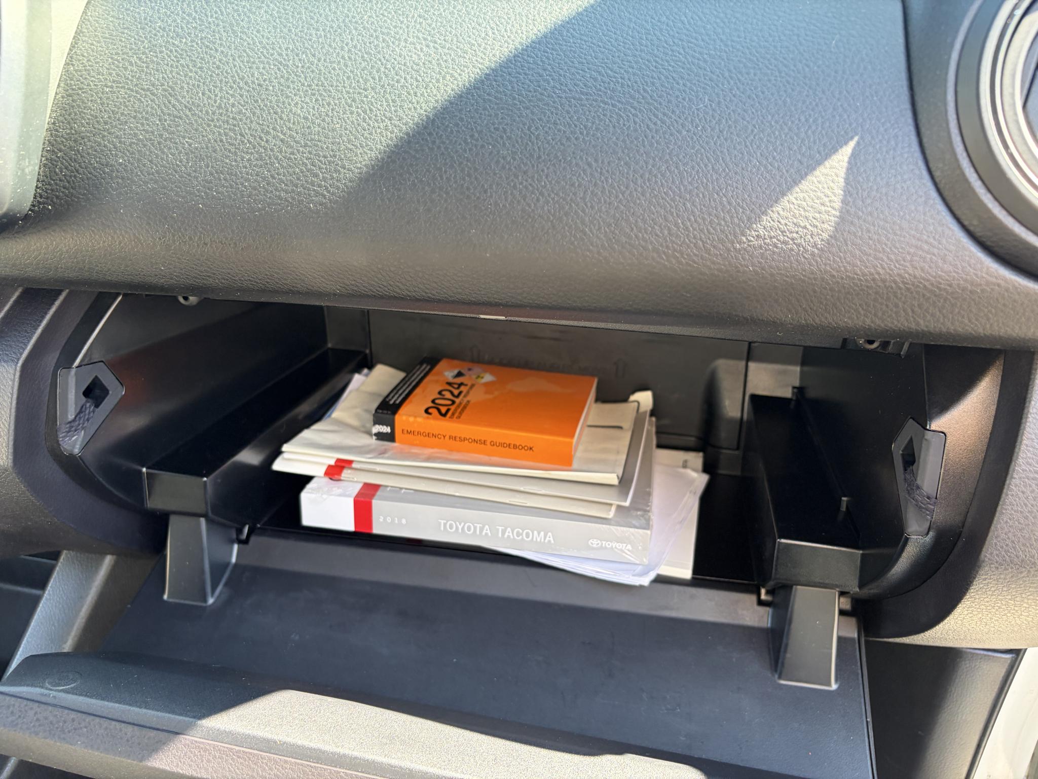 Toyota Tacoma SR5 Access Cab 6' Bed I4 4x2 AT (Natl) 2018
