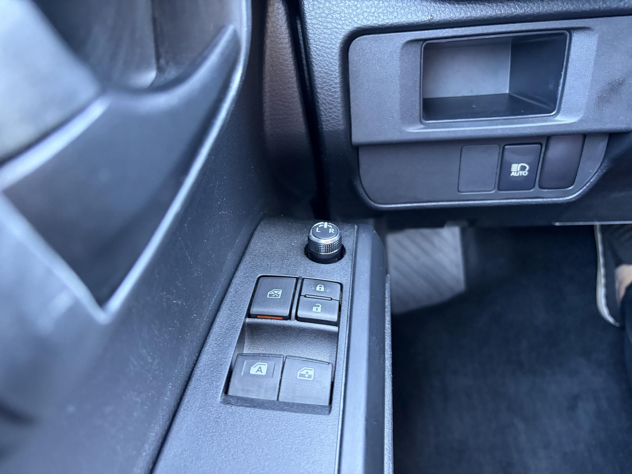 Toyota Tacoma SR5 Access Cab 6' Bed I4 4x2 AT (Natl) 2018