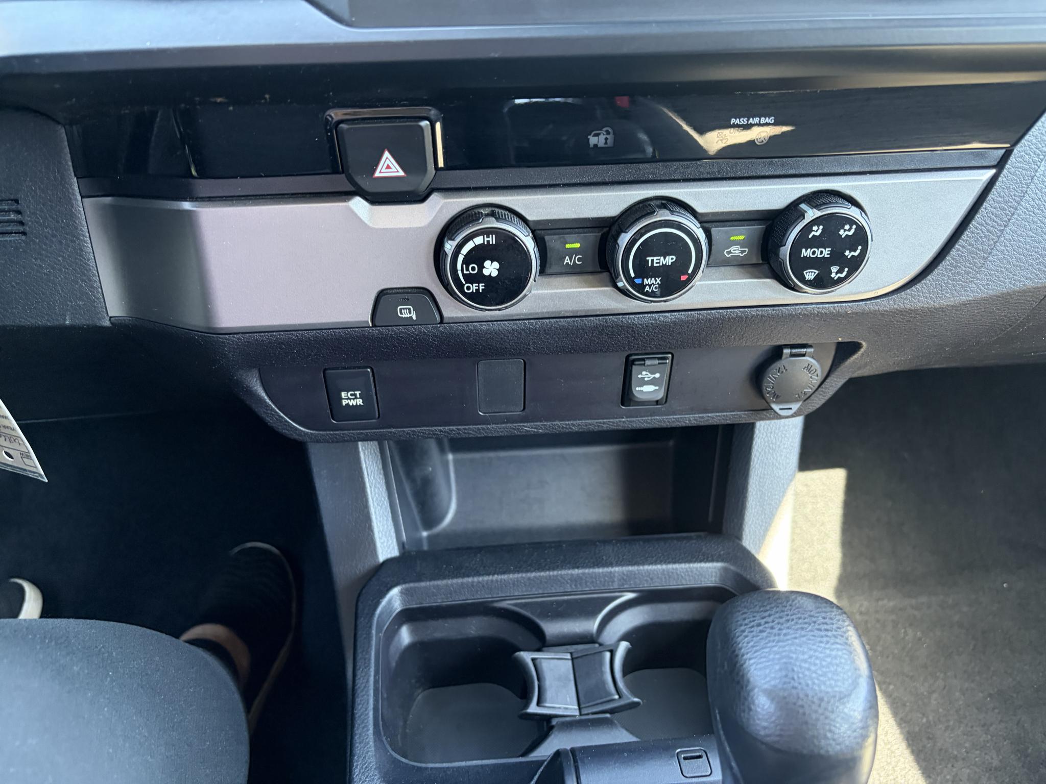 Toyota Tacoma SR5 Access Cab 6' Bed I4 4x2 AT (Natl) 2018