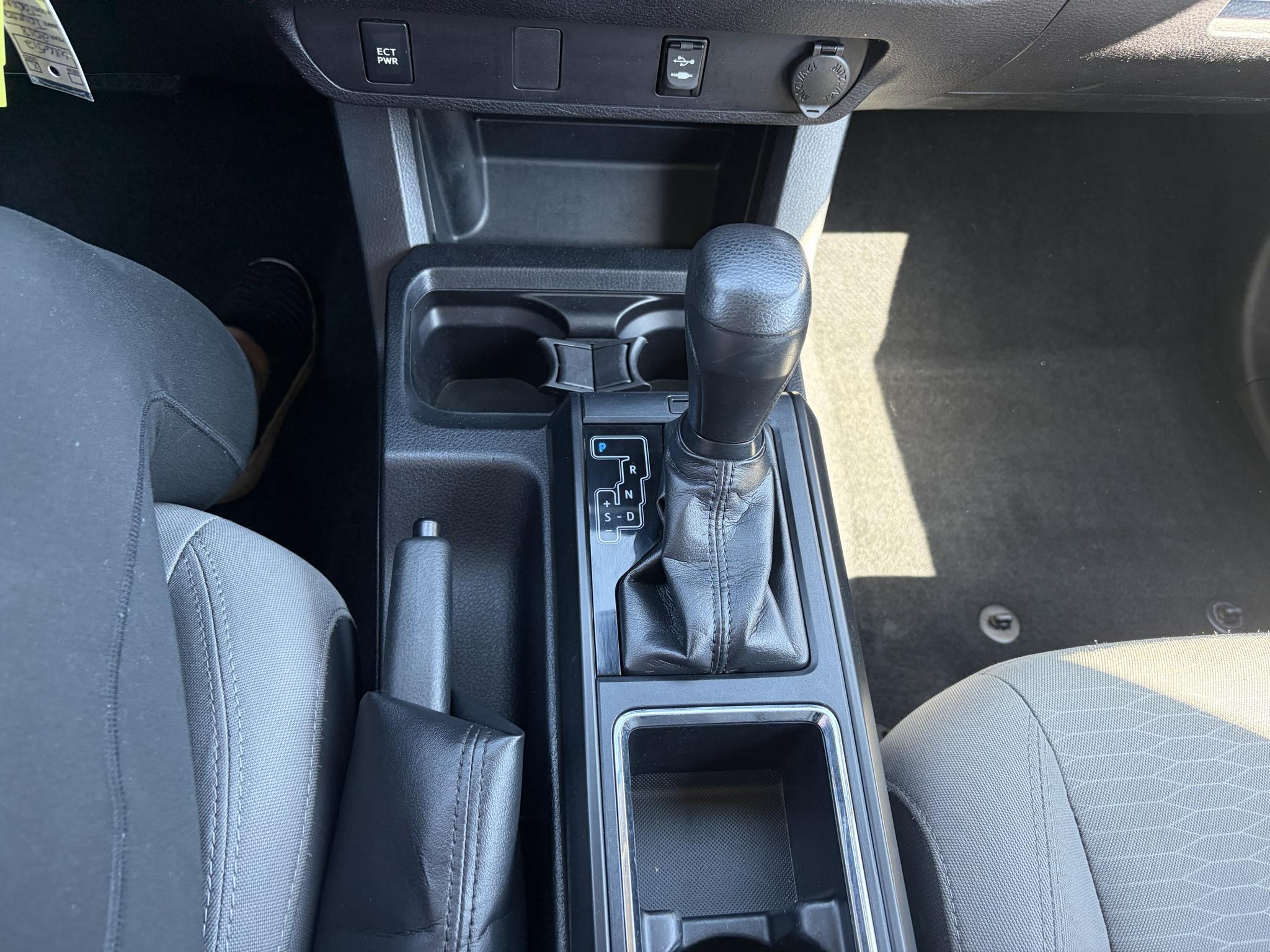 Toyota Tacoma SR5 Access Cab 6' Bed I4 4x2 AT (Natl) 2018