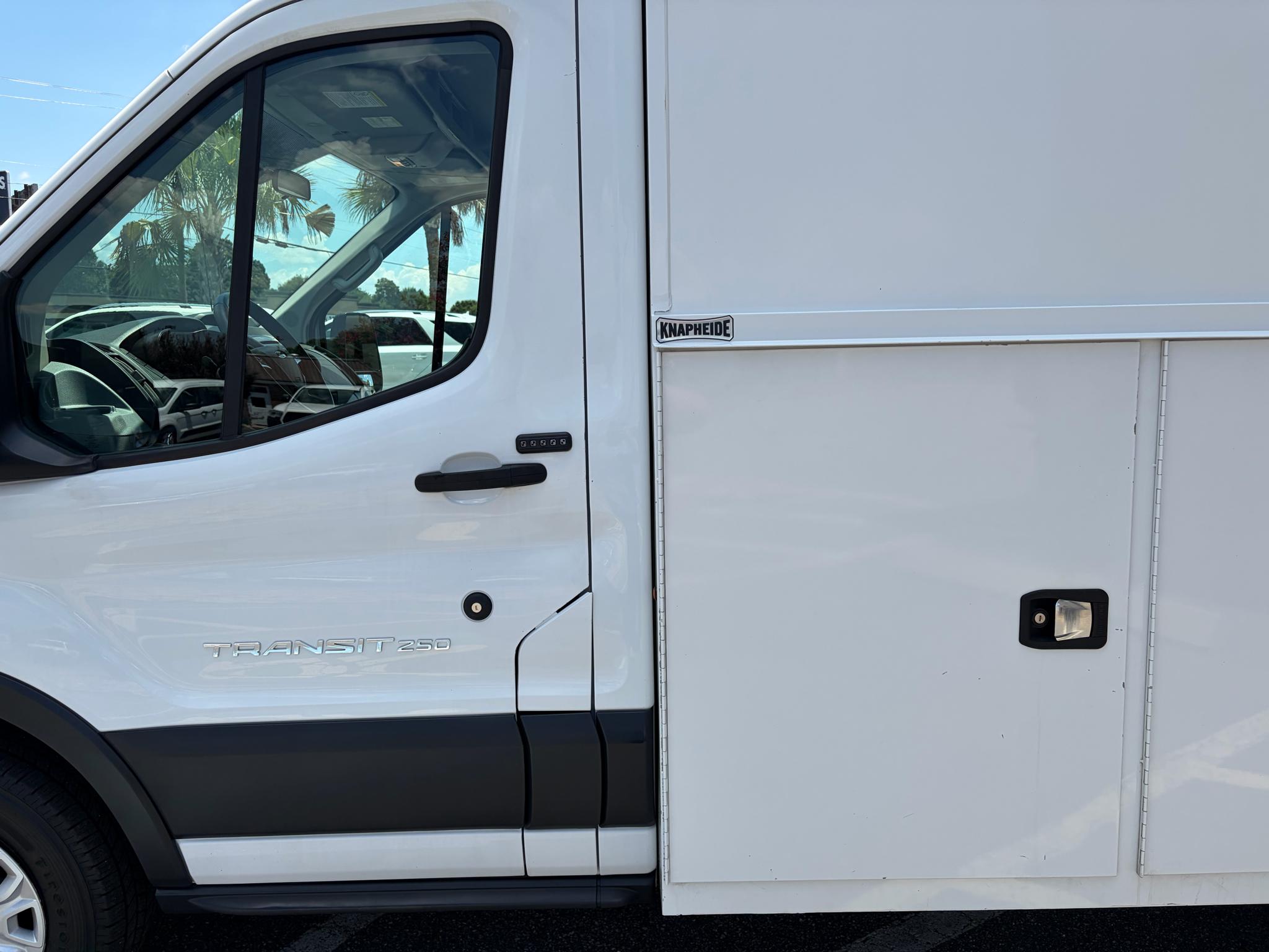 Ford Transit Cutaway T-250 SRW 138" WB 9000 GVWR 2018