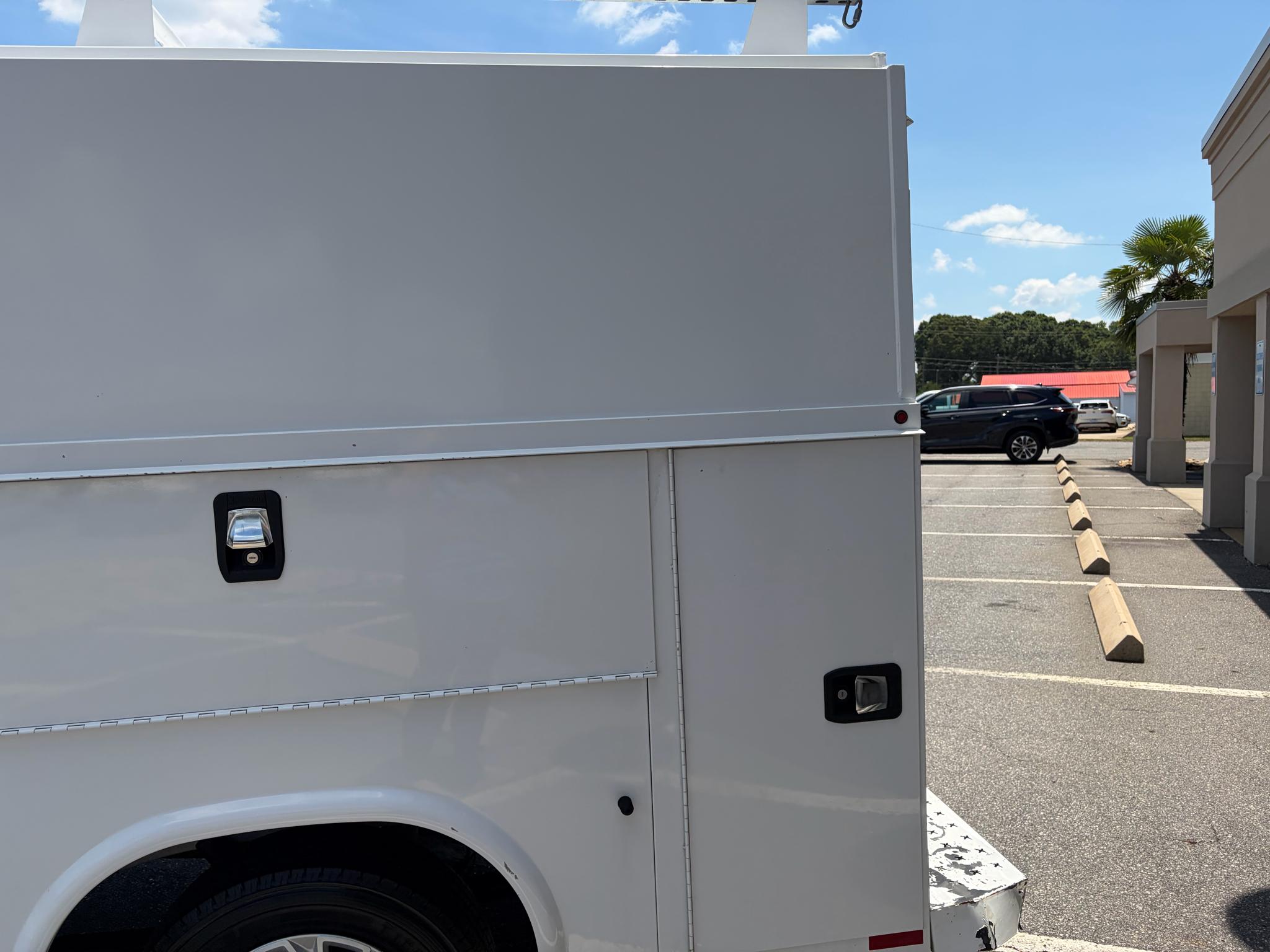 Ford Transit Cutaway T-250 SRW 138" WB 9000 GVWR 2018