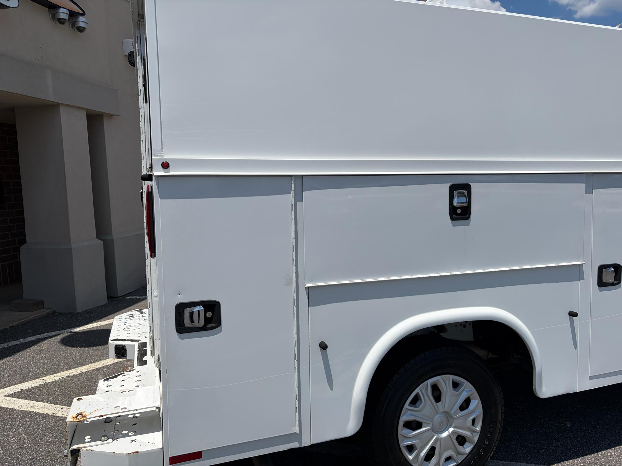 Ford Transit Cutaway T-250 SRW 138" WB 9000 GVWR 2018