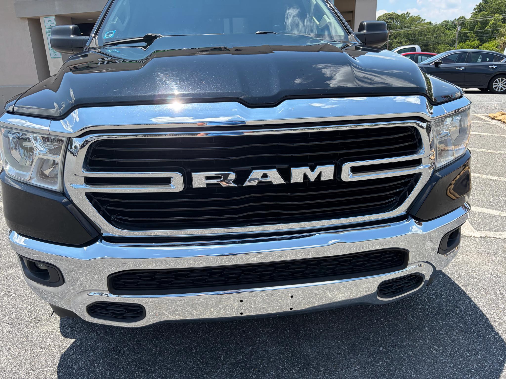 RAM 1500 Big Horn 4x4 Crew Cab 5'7" Box 2020