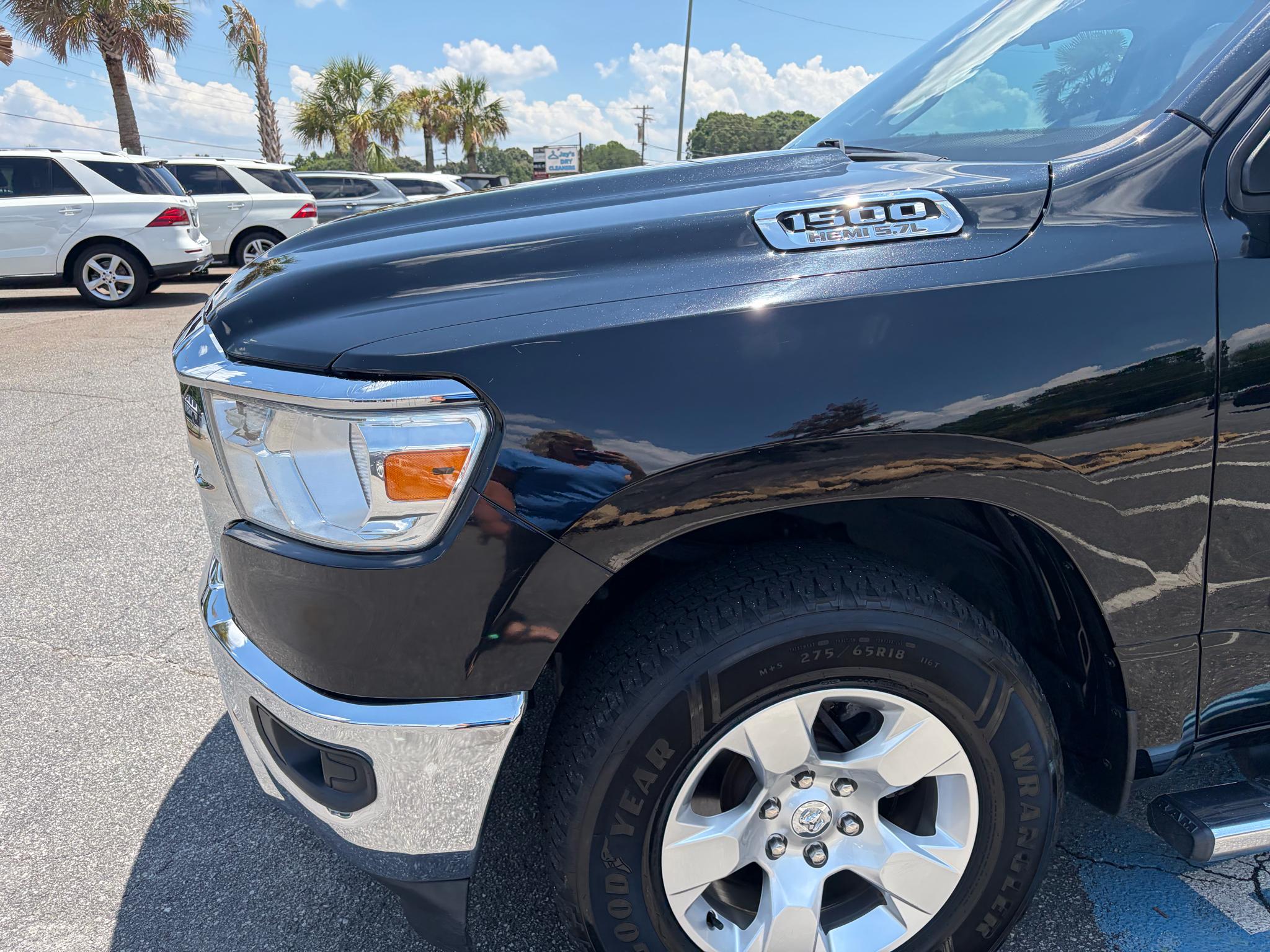 RAM 1500 Big Horn 4x4 Crew Cab 5'7" Box 2020