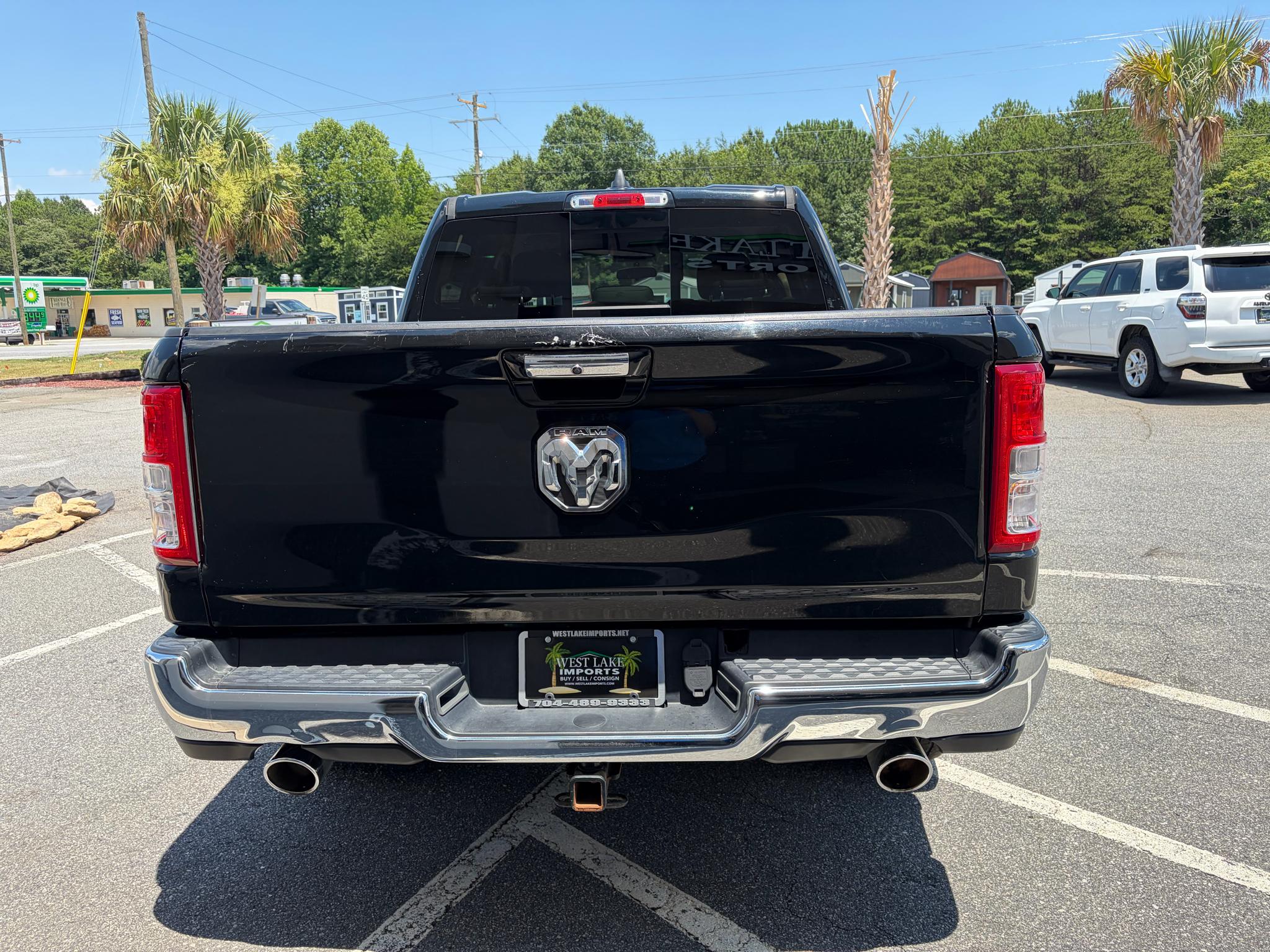RAM 1500 Big Horn 4x4 Crew Cab 5'7" Box 2020