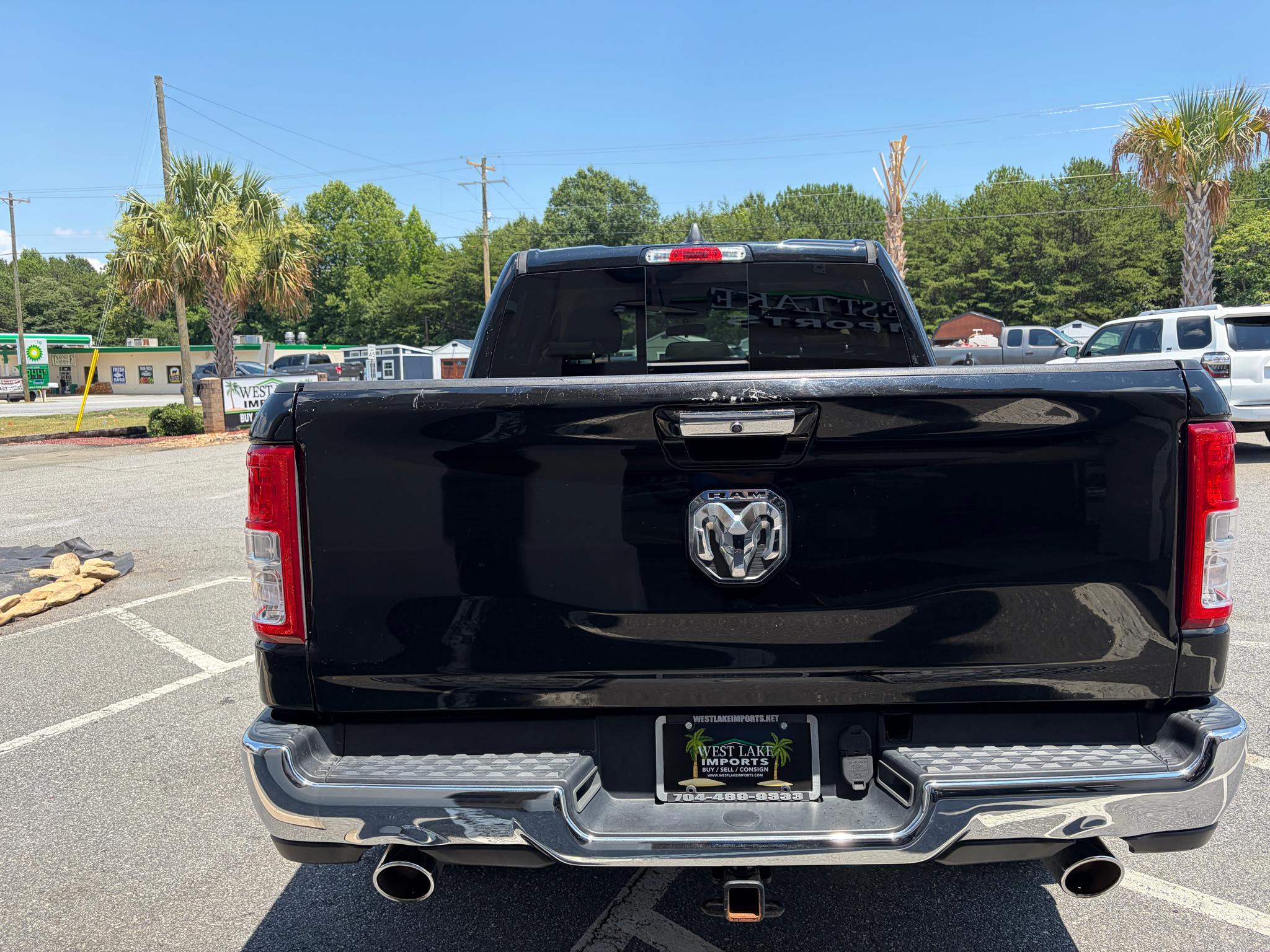 RAM 1500 Big Horn 4x4 Crew Cab 5'7" Box 2020