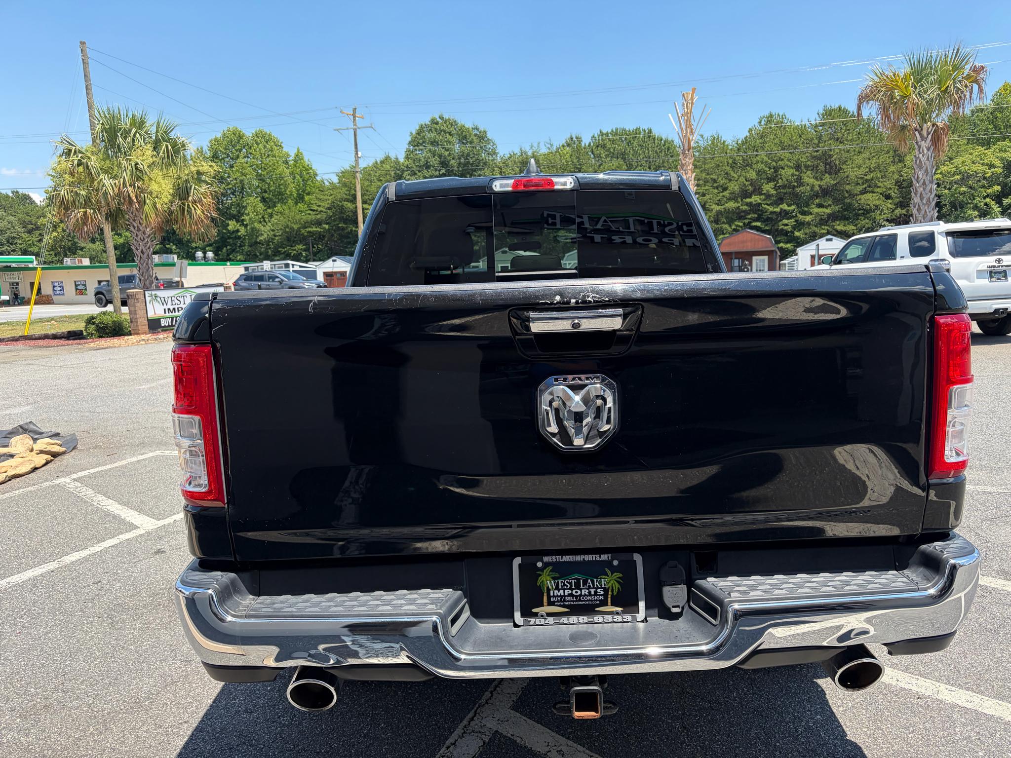 RAM 1500 Big Horn 4x4 Crew Cab 5'7" Box 2020