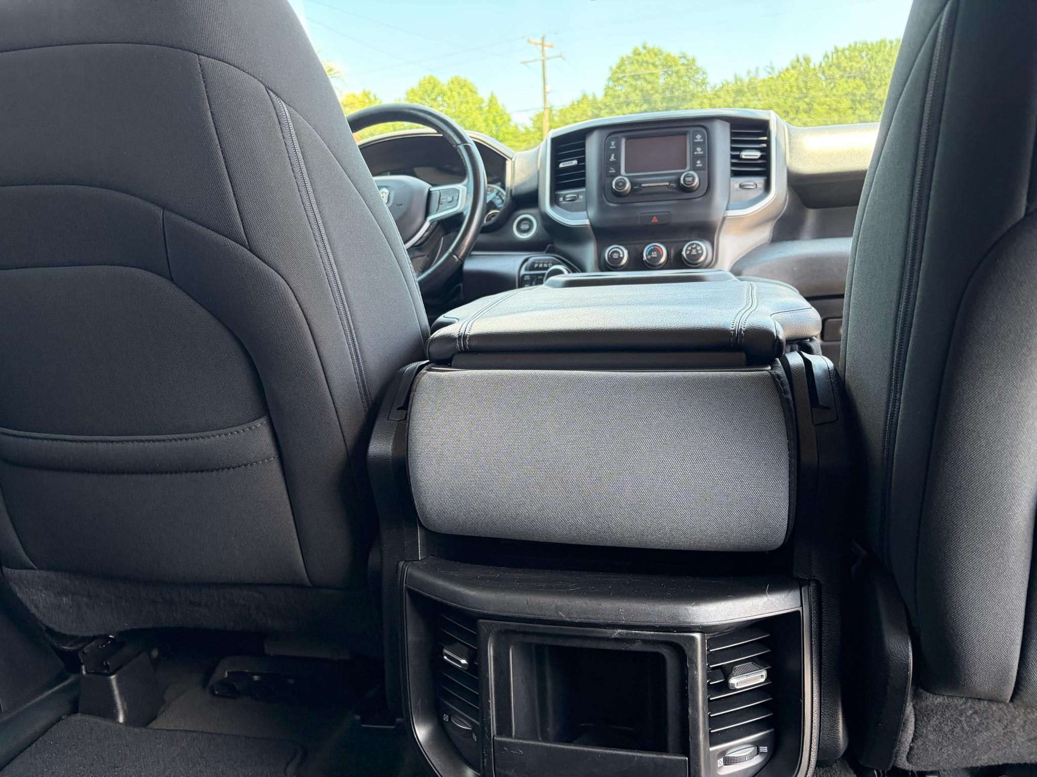 RAM 1500 Big Horn 4x4 Crew Cab 5'7" Box 2020