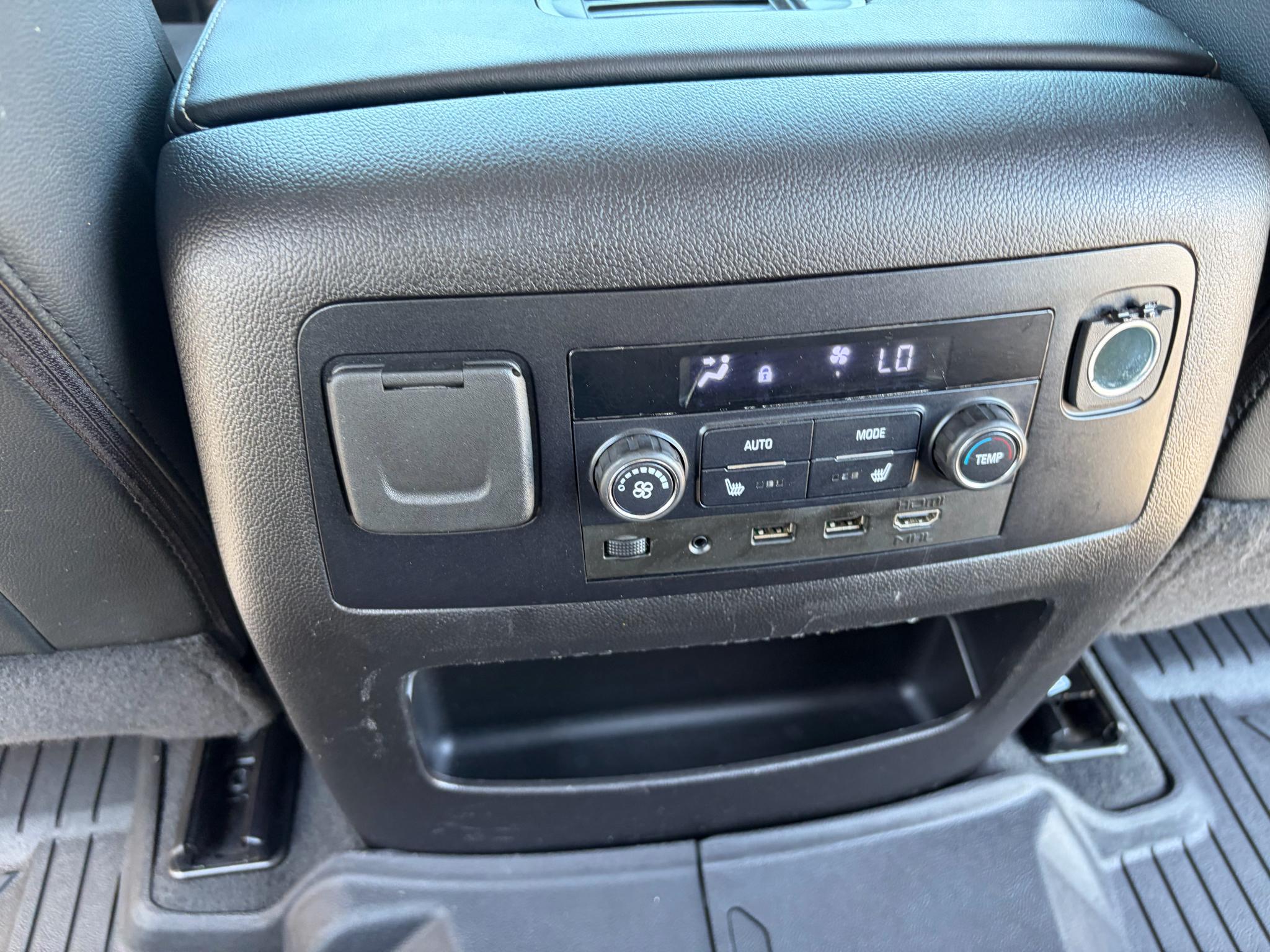 Chevrolet Tahoe 4WD 4dr Premier 2019