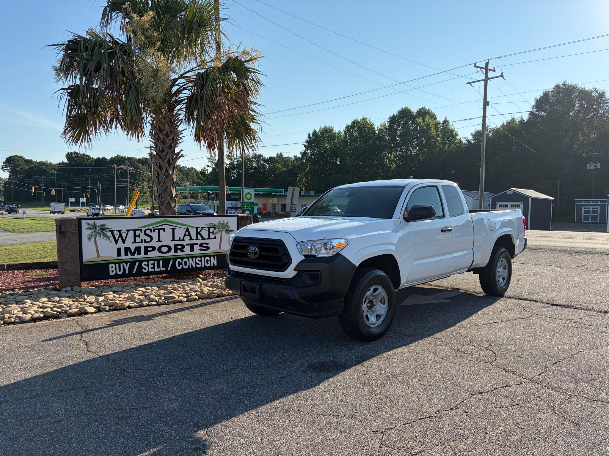 2022 Toyota Tacoma 2WD SR5 Access Cab 6' Bed I4 AT (Natl)
