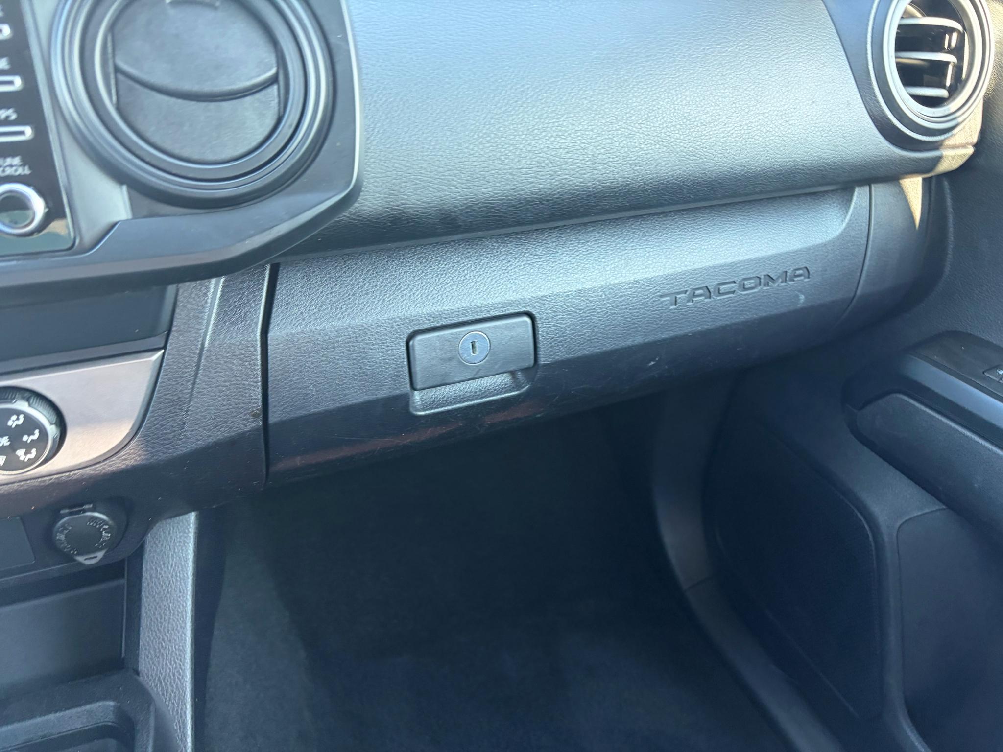 Toyota Tacoma 2WD SR5 Access Cab 6' Bed I4 AT (Natl) 2022