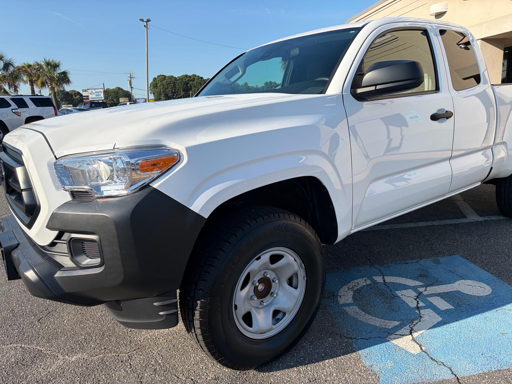 Toyota Tacoma 2WD SR5 Access Cab 6' Bed I4 AT (Natl) 2022