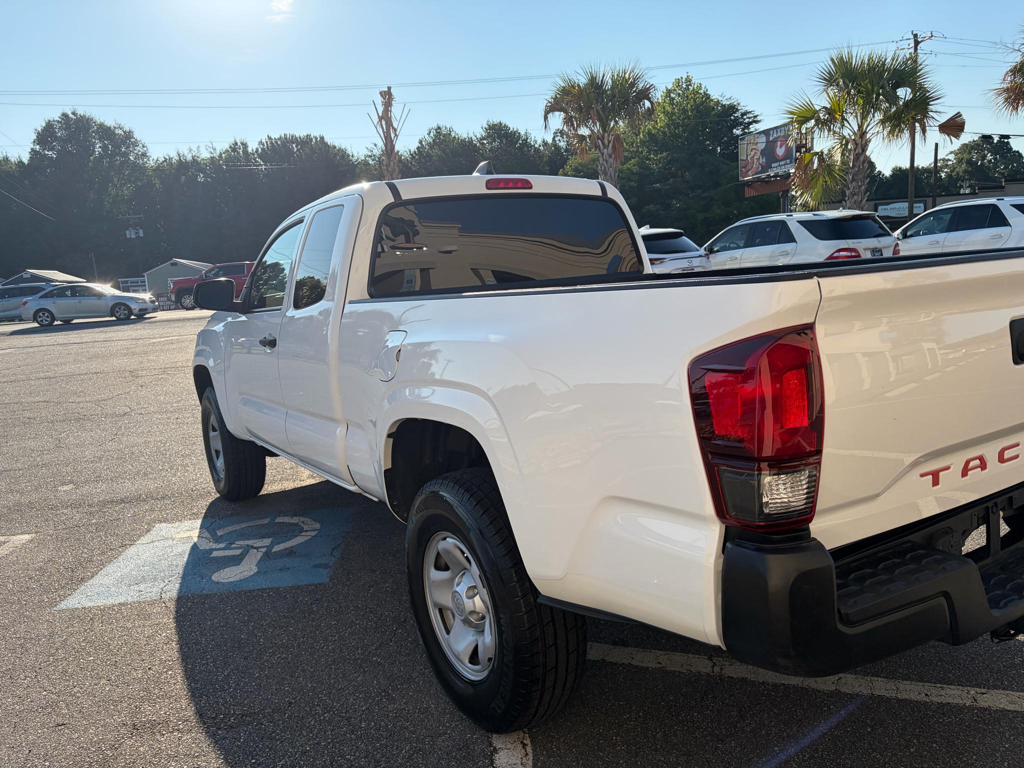 Toyota Tacoma 2WD SR5 Access Cab 6' Bed I4 AT (Natl) 2022