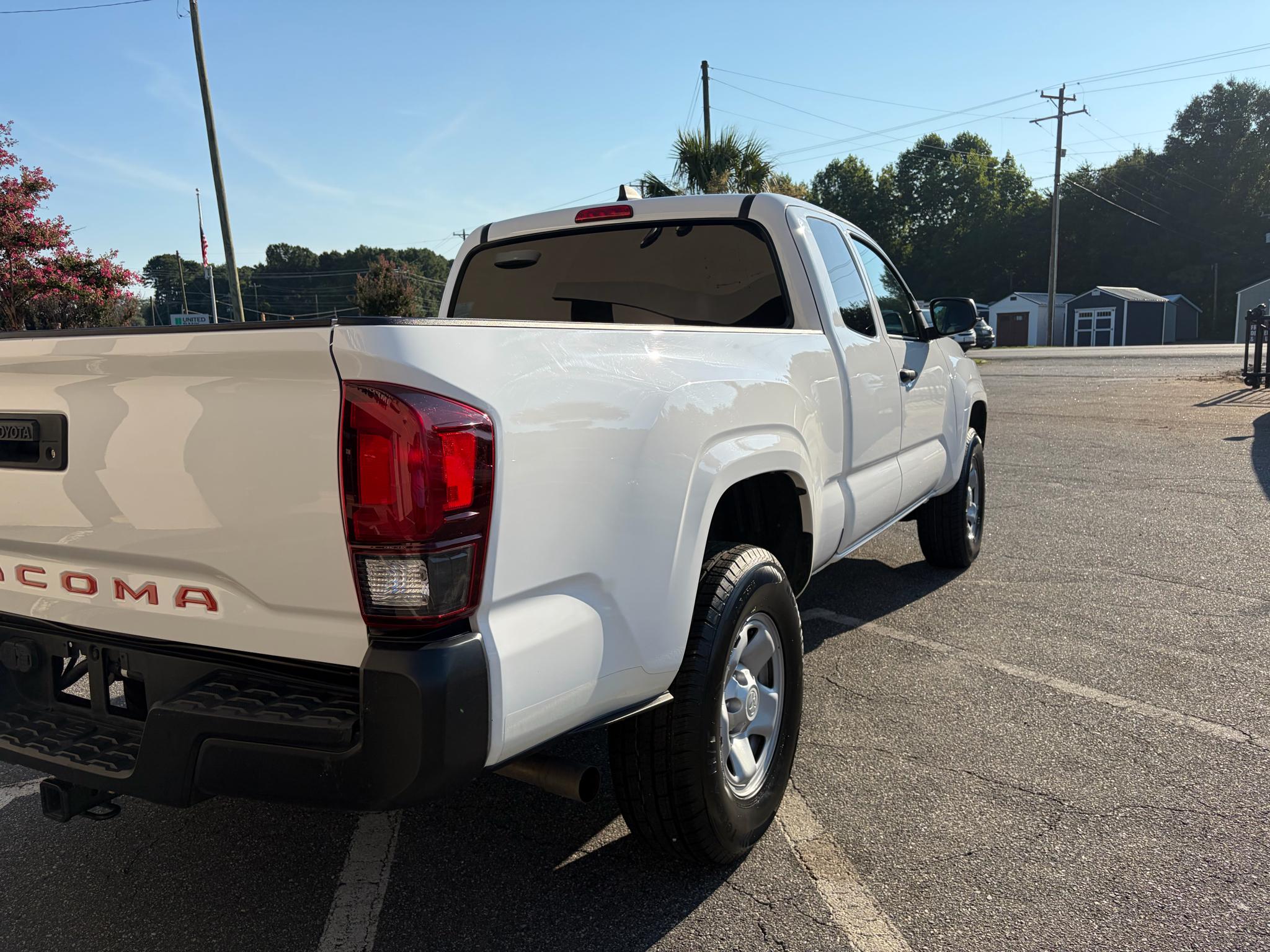Toyota Tacoma 2WD SR5 Access Cab 6' Bed I4 AT (Natl) 2022