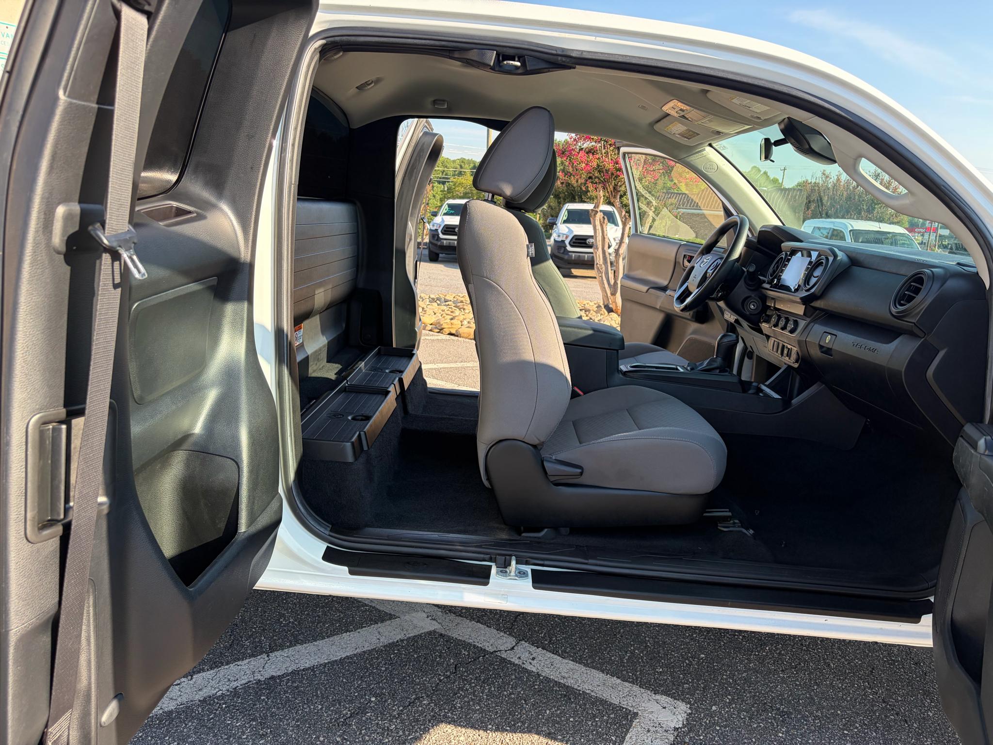 Toyota Tacoma 2WD SR5 Access Cab 6' Bed I4 AT (Natl) 2022