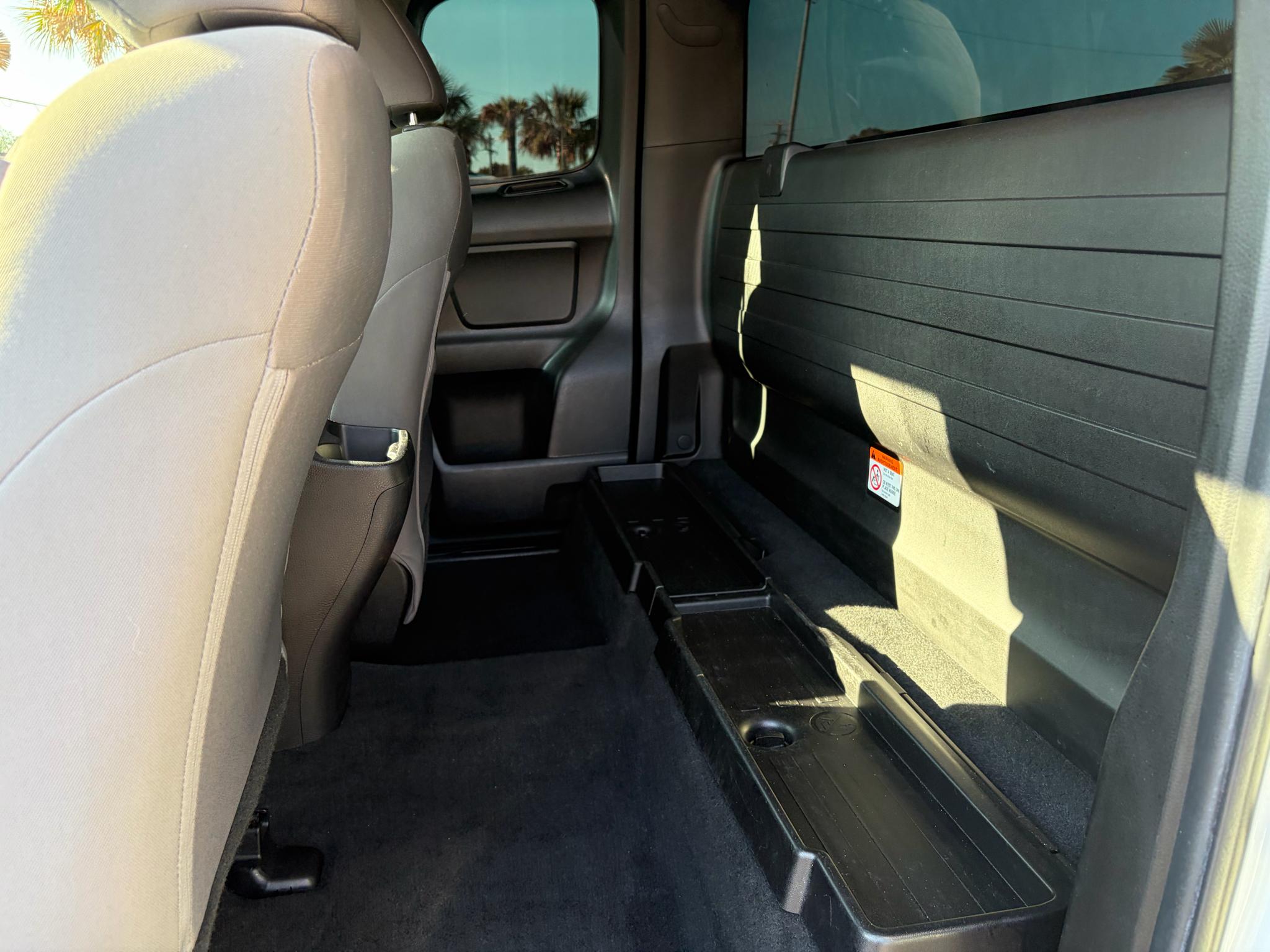 Toyota Tacoma 2WD SR5 Access Cab 6' Bed I4 AT (Natl) 2022