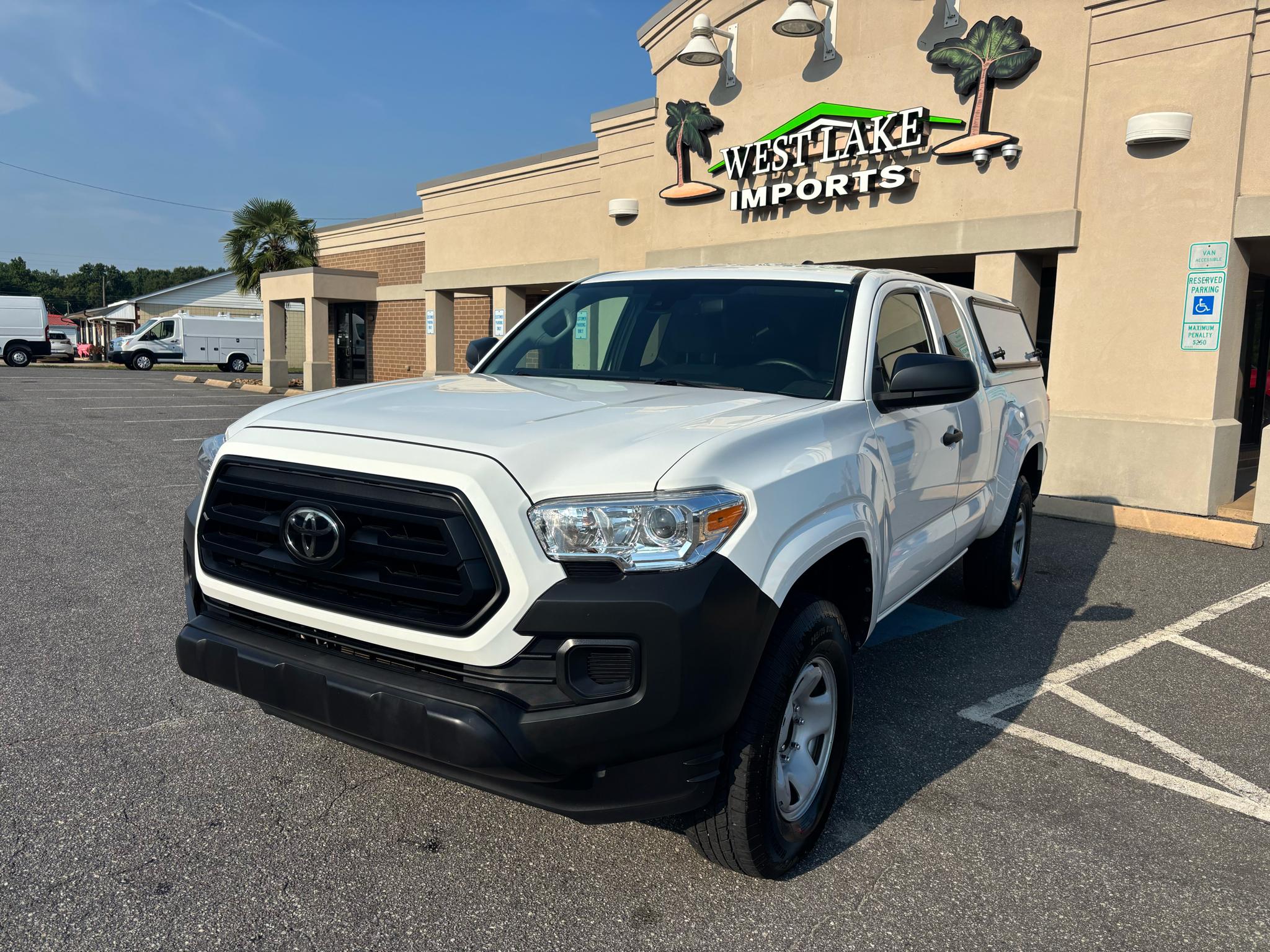 Toyota Tacoma 2WD SR5 Access Cab 6' Bed I4 AT (Natl) 2022