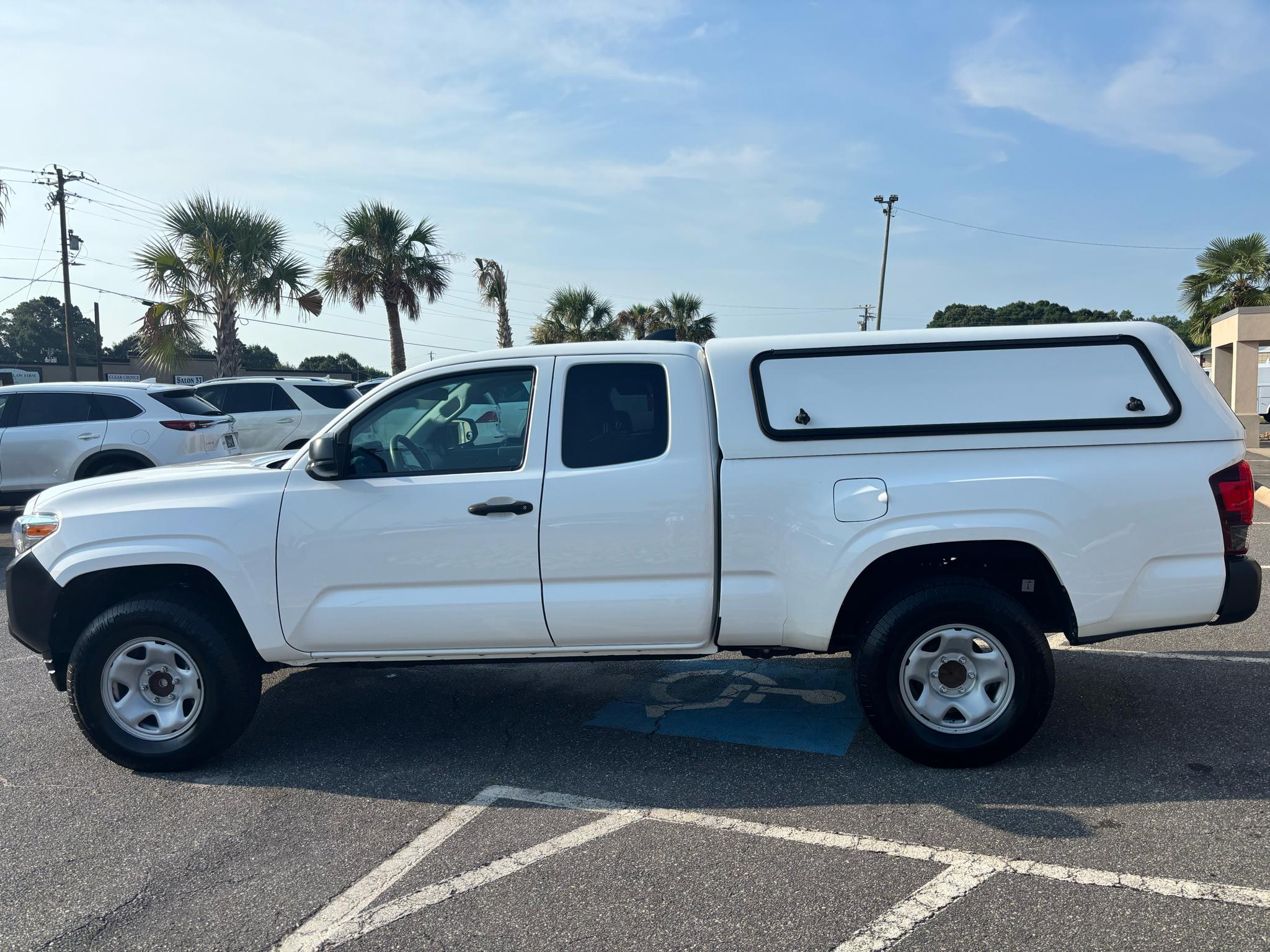 Toyota Tacoma 2WD SR5 Access Cab 6' Bed I4 AT (Natl) 2022